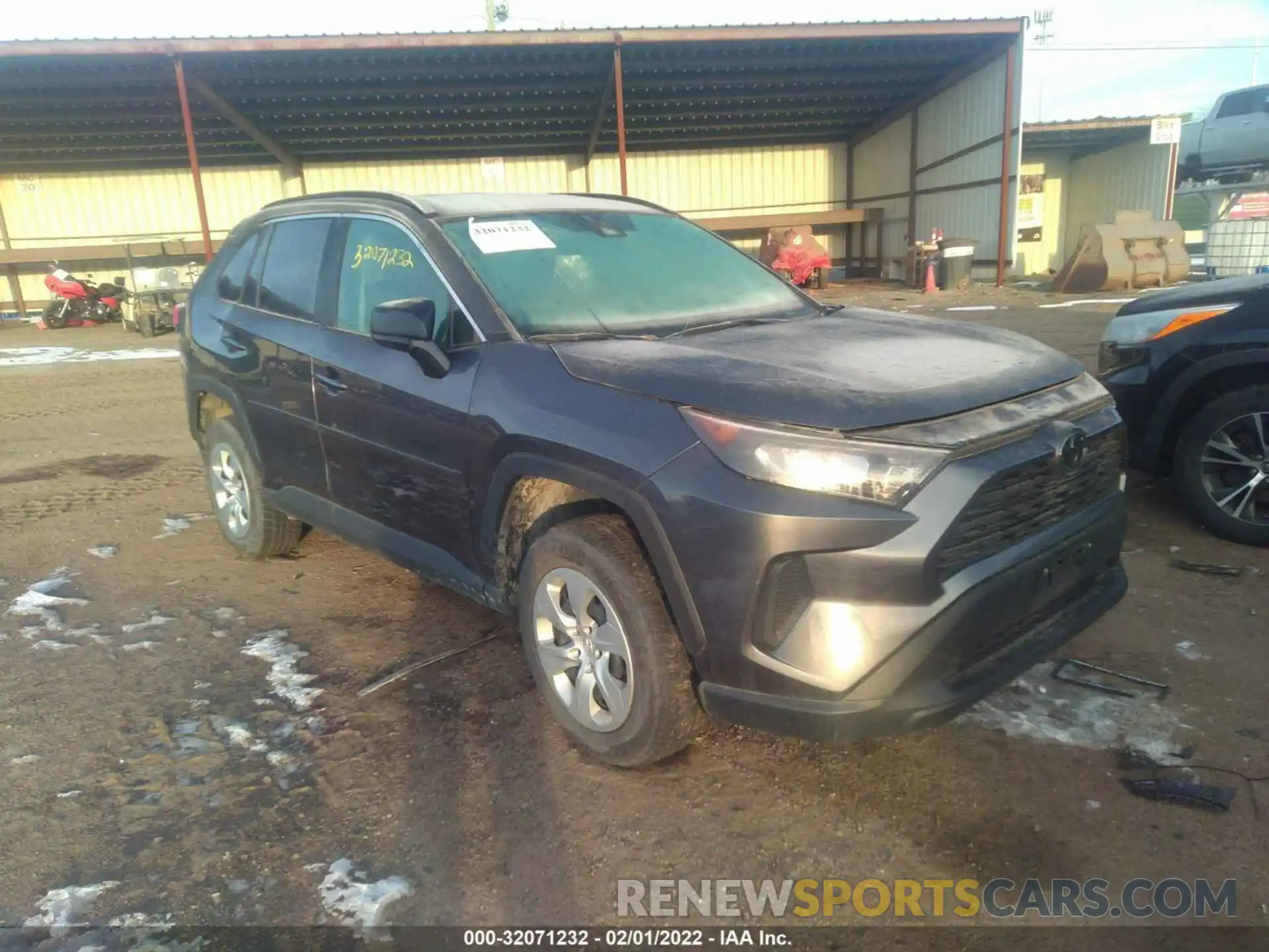 1 Photograph of a damaged car 2T3H1RFV8KC022335 TOYOTA RAV4 2019