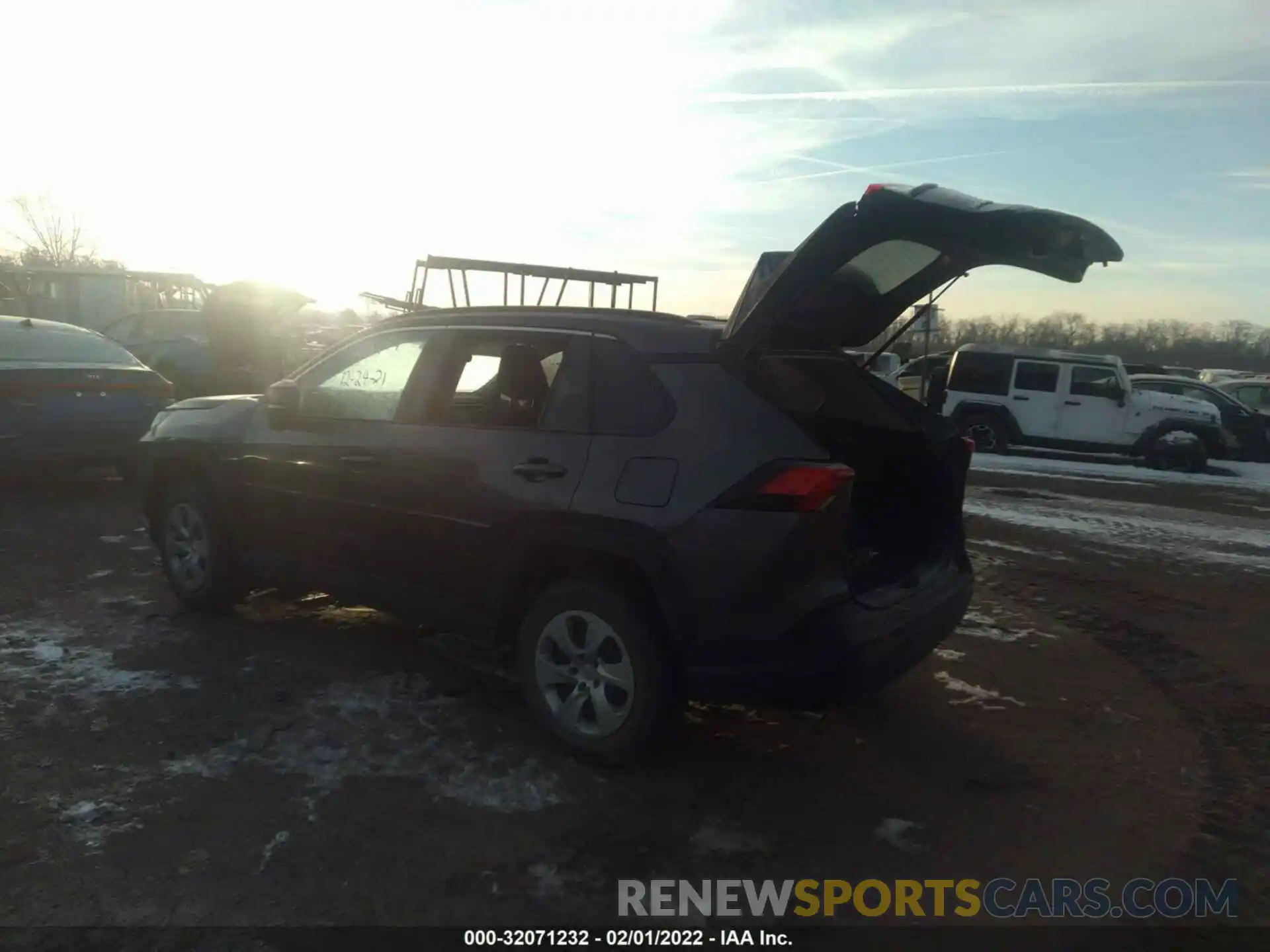 3 Photograph of a damaged car 2T3H1RFV8KC022335 TOYOTA RAV4 2019