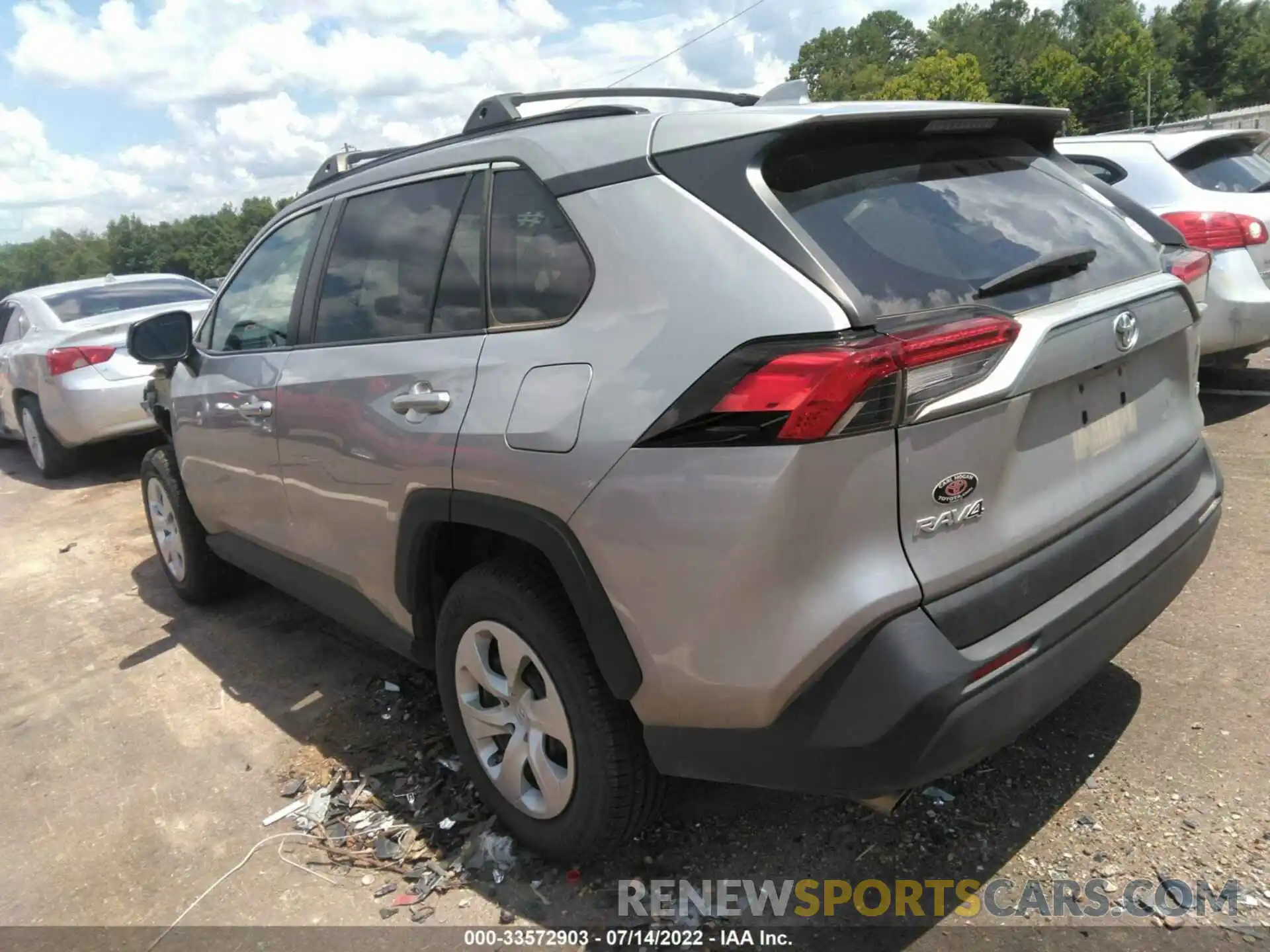 3 Photograph of a damaged car 2T3H1RFV8KC022688 TOYOTA RAV4 2019