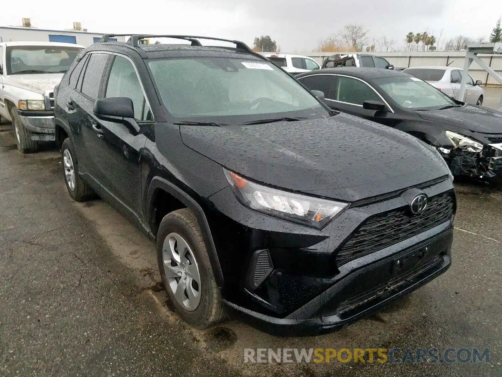 1 Photograph of a damaged car 2T3H1RFV8KC024165 TOYOTA RAV4 2019