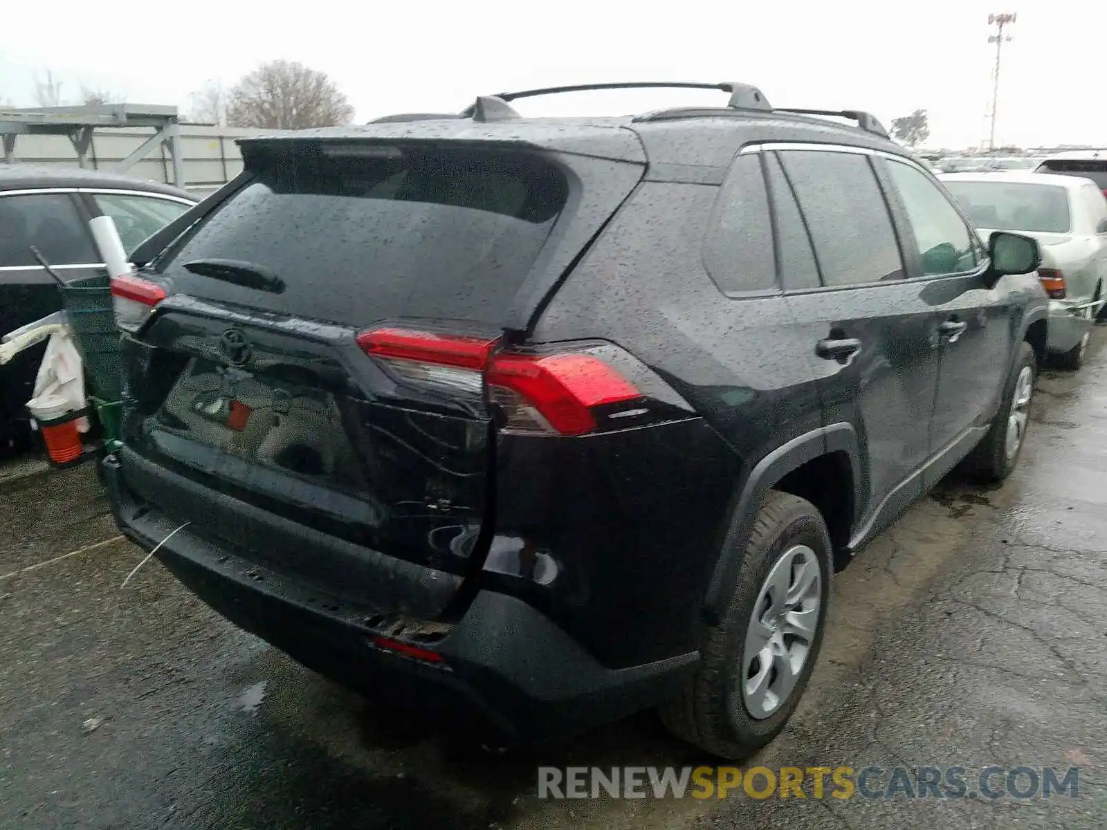 4 Photograph of a damaged car 2T3H1RFV8KC024165 TOYOTA RAV4 2019