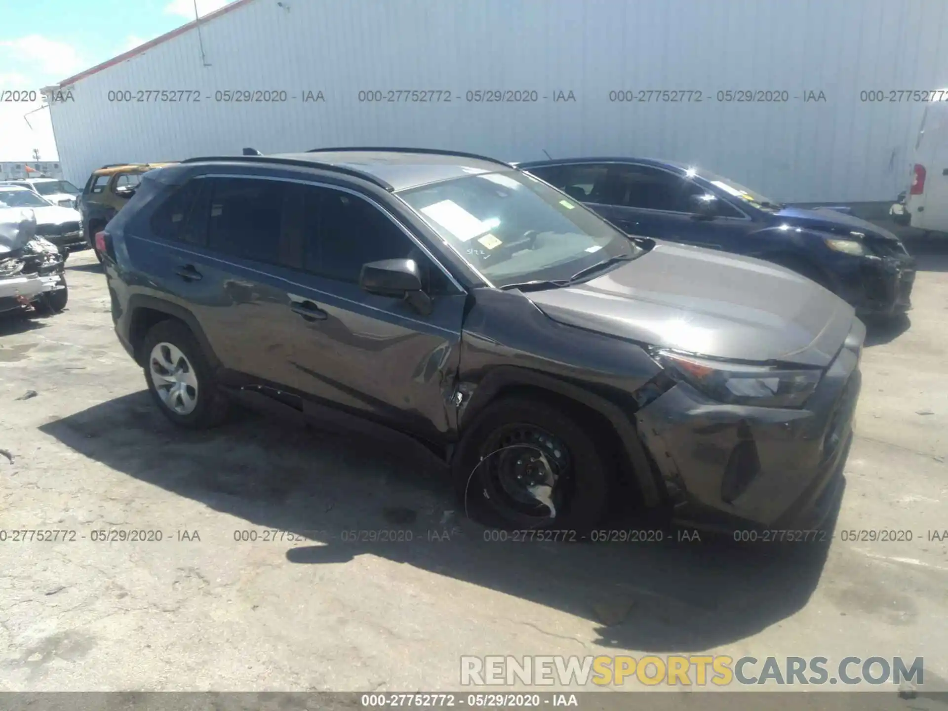 1 Photograph of a damaged car 2T3H1RFV8KC031567 TOYOTA RAV4 2019