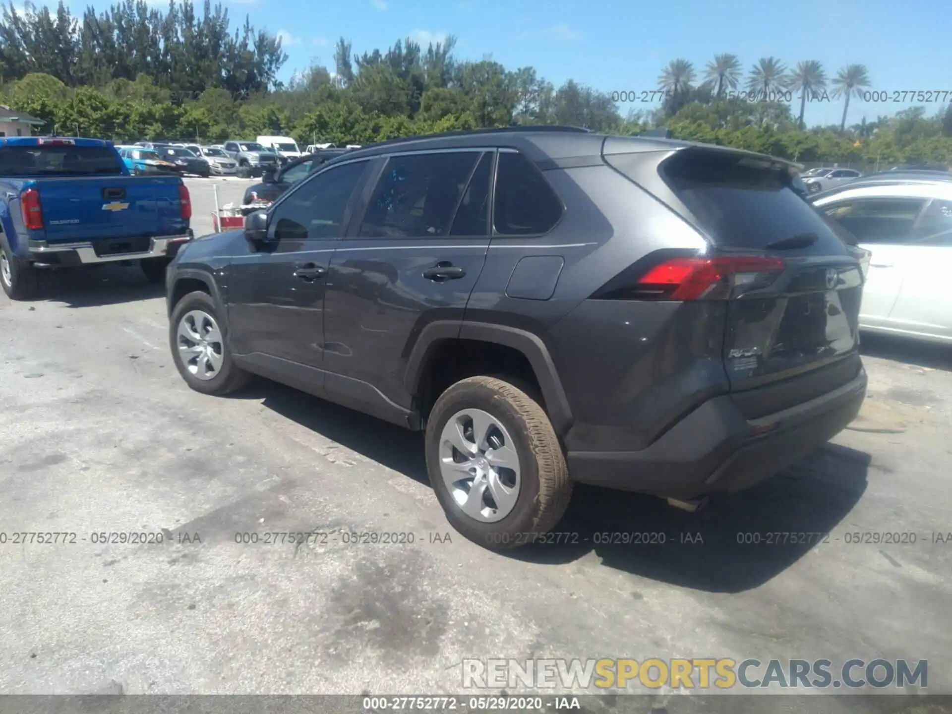 3 Photograph of a damaged car 2T3H1RFV8KC031567 TOYOTA RAV4 2019