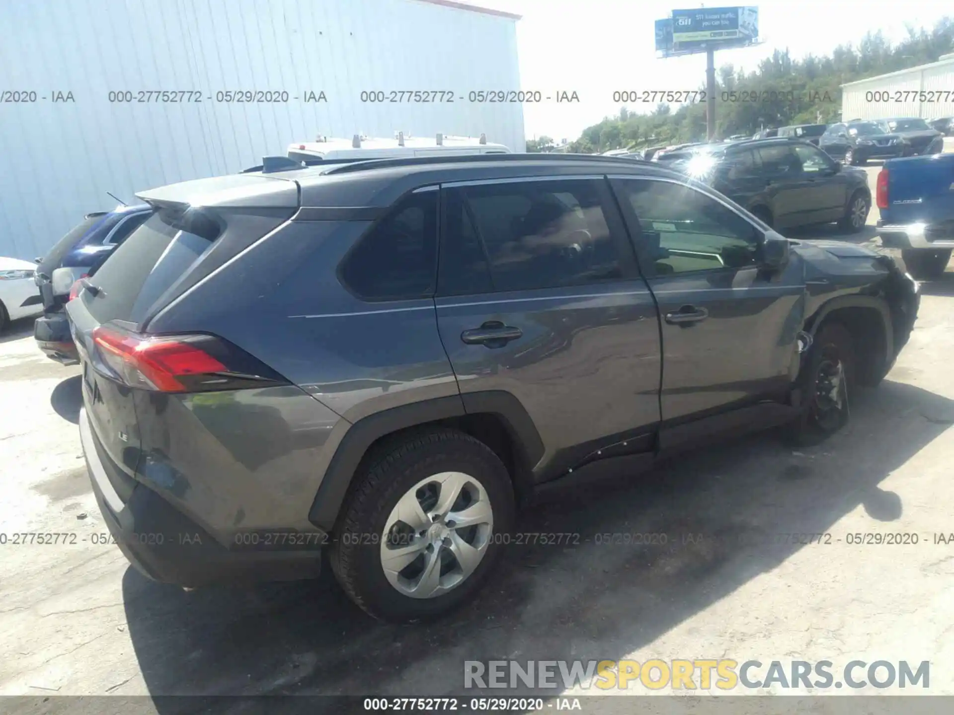 4 Photograph of a damaged car 2T3H1RFV8KC031567 TOYOTA RAV4 2019