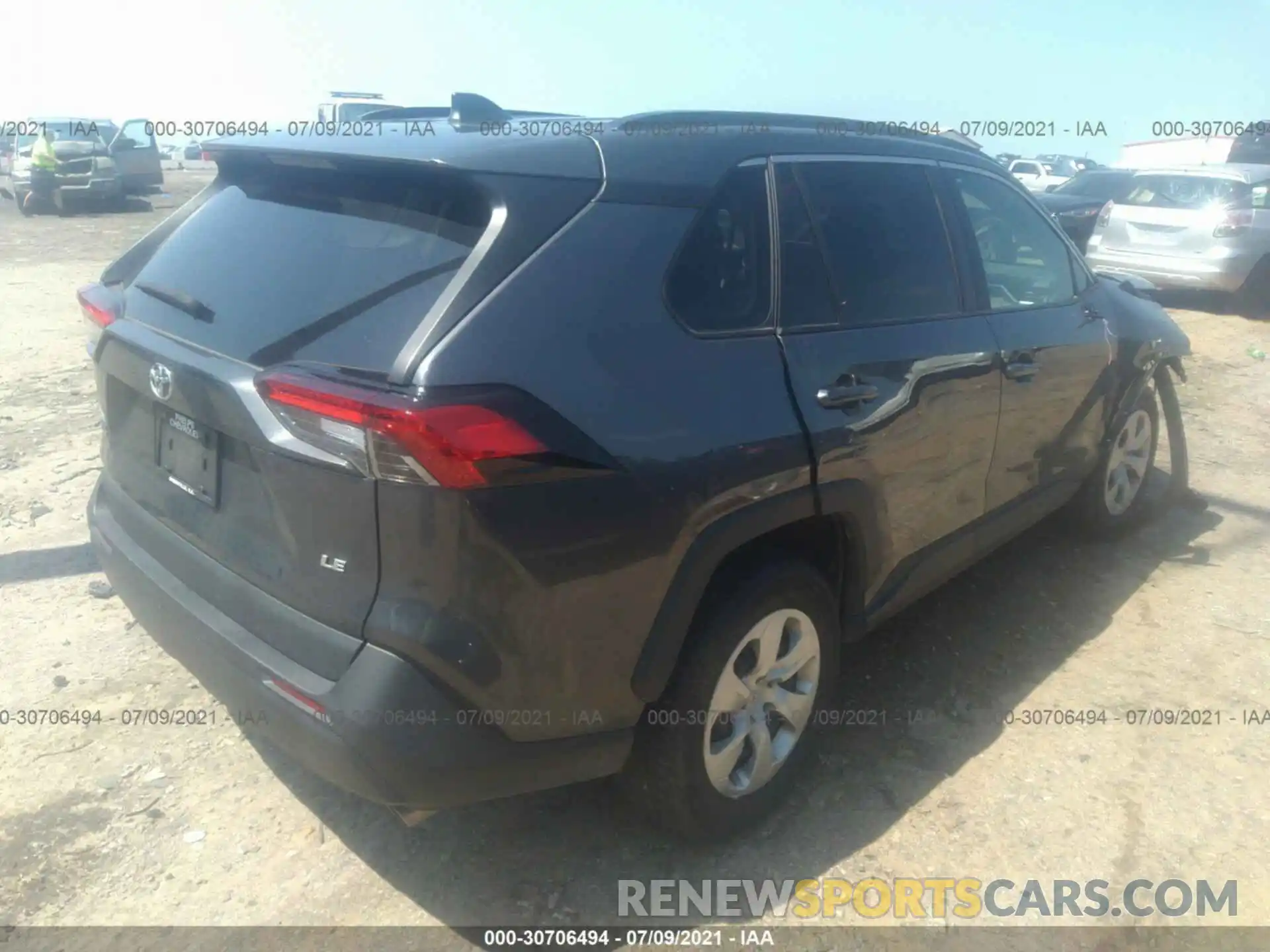 4 Photograph of a damaged car 2T3H1RFV8KC033299 TOYOTA RAV4 2019