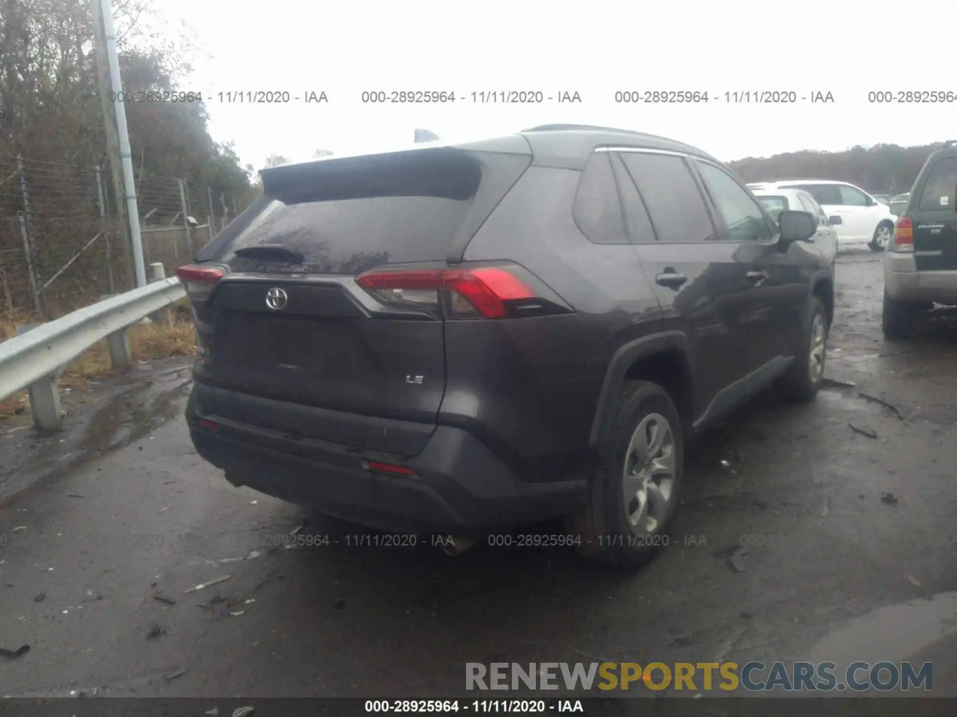 4 Photograph of a damaged car 2T3H1RFV8KW003587 TOYOTA RAV4 2019