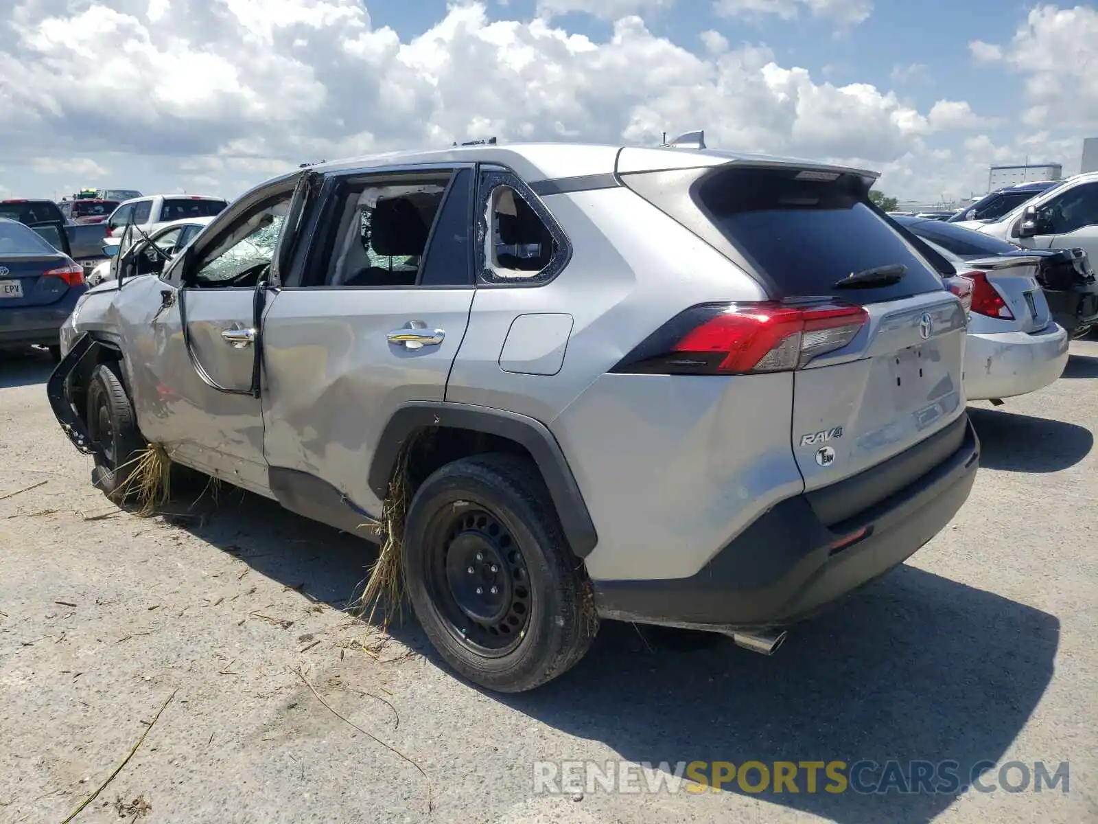 3 Photograph of a damaged car 2T3H1RFV8KW003833 TOYOTA RAV4 2019