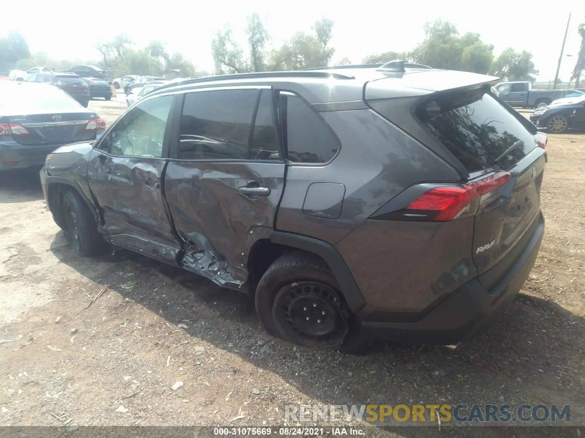 3 Фотография поврежденного автомобиля 2T3H1RFV8KW010328 TOYOTA RAV4 2019