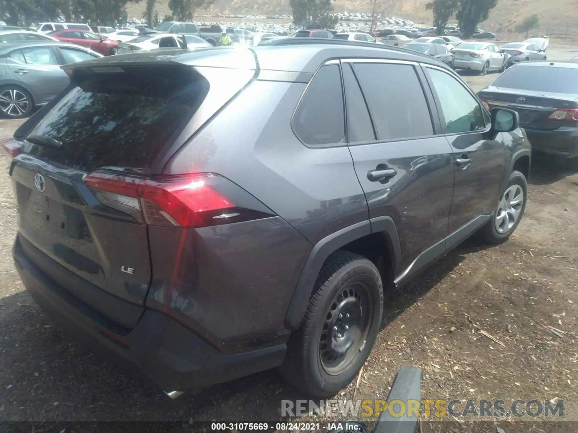 4 Photograph of a damaged car 2T3H1RFV8KW010328 TOYOTA RAV4 2019