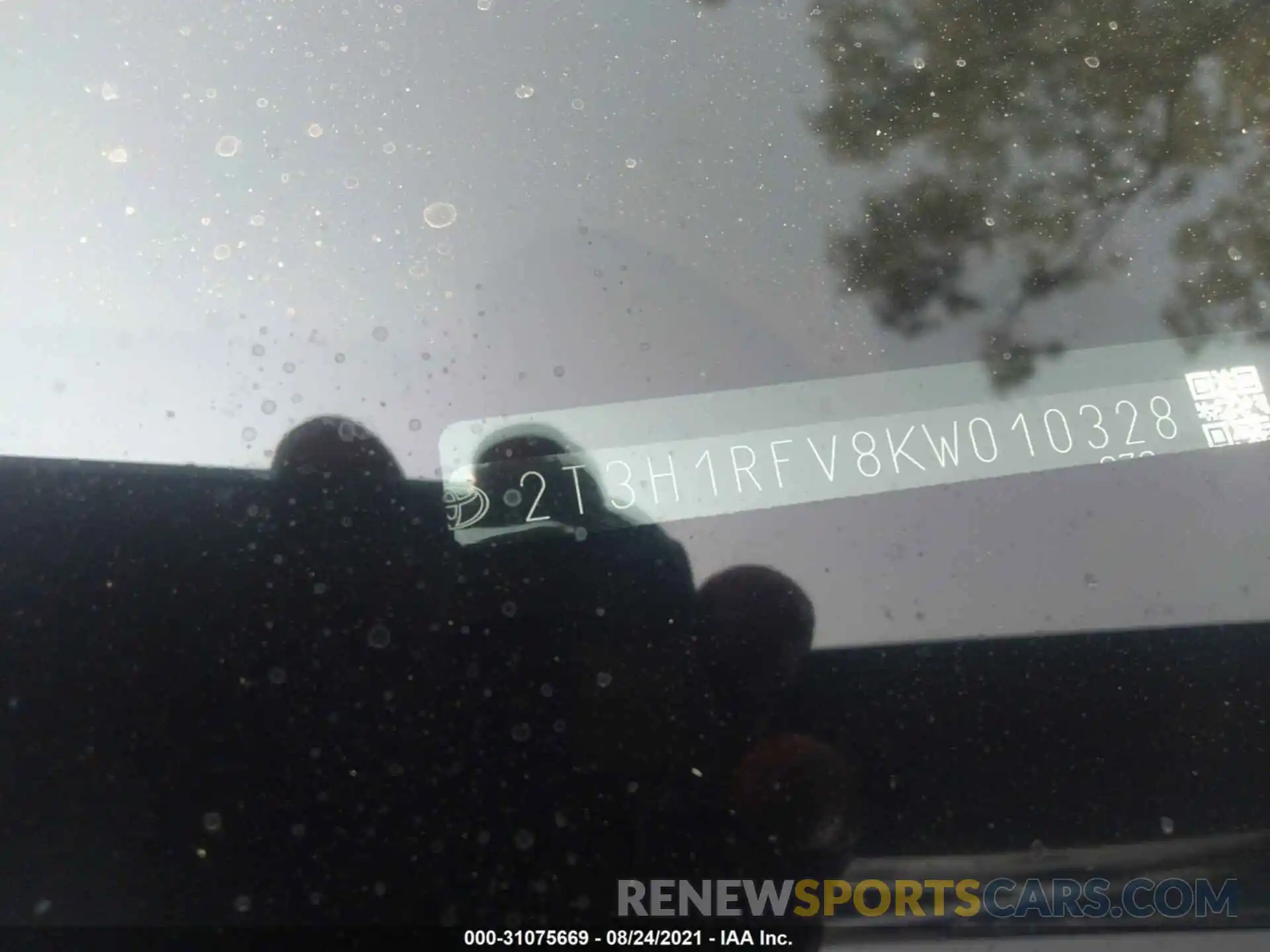 9 Photograph of a damaged car 2T3H1RFV8KW010328 TOYOTA RAV4 2019