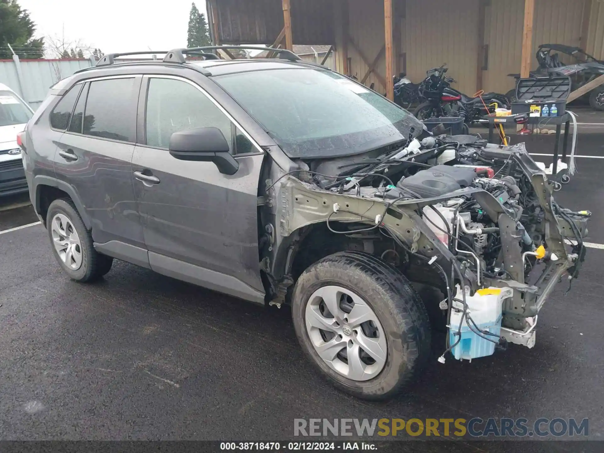 1 Photograph of a damaged car 2T3H1RFV8KW011740 TOYOTA RAV4 2019