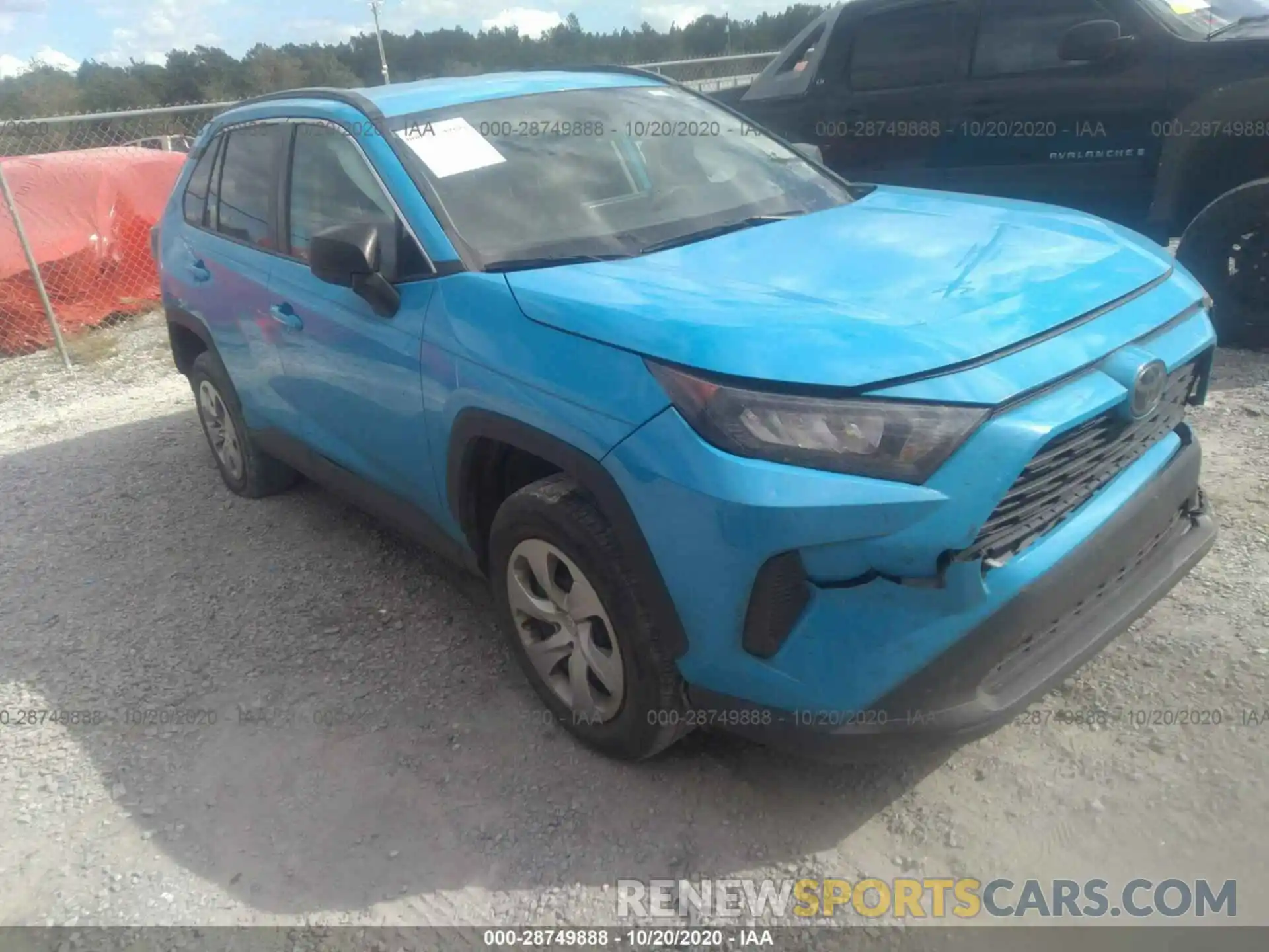 1 Photograph of a damaged car 2T3H1RFV8KW014945 TOYOTA RAV4 2019