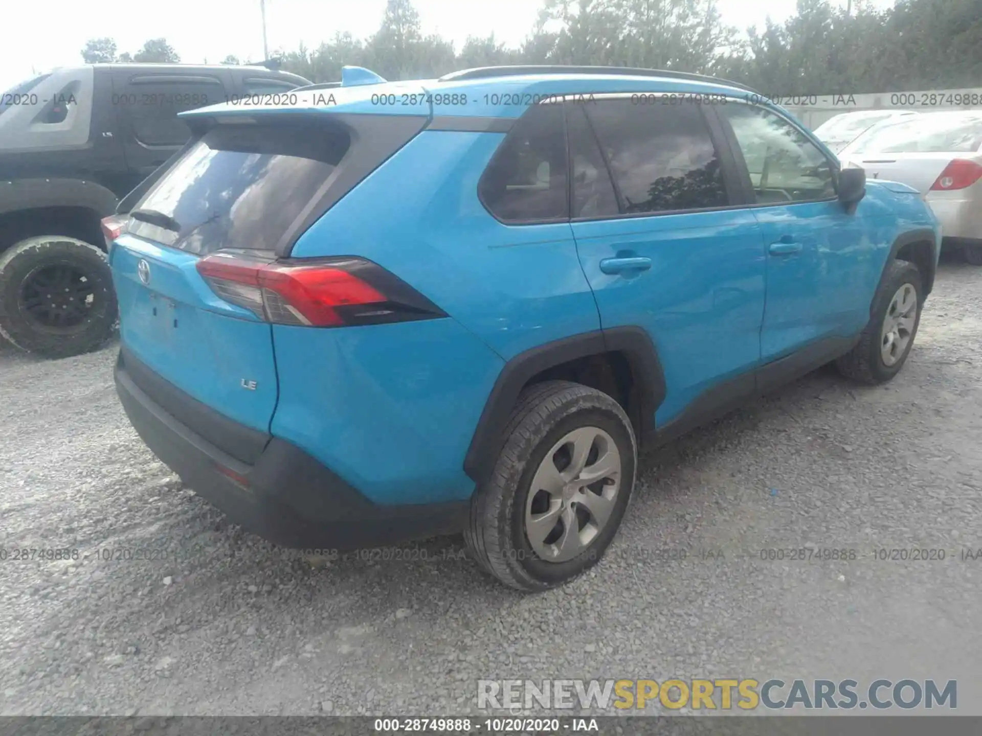 4 Photograph of a damaged car 2T3H1RFV8KW014945 TOYOTA RAV4 2019