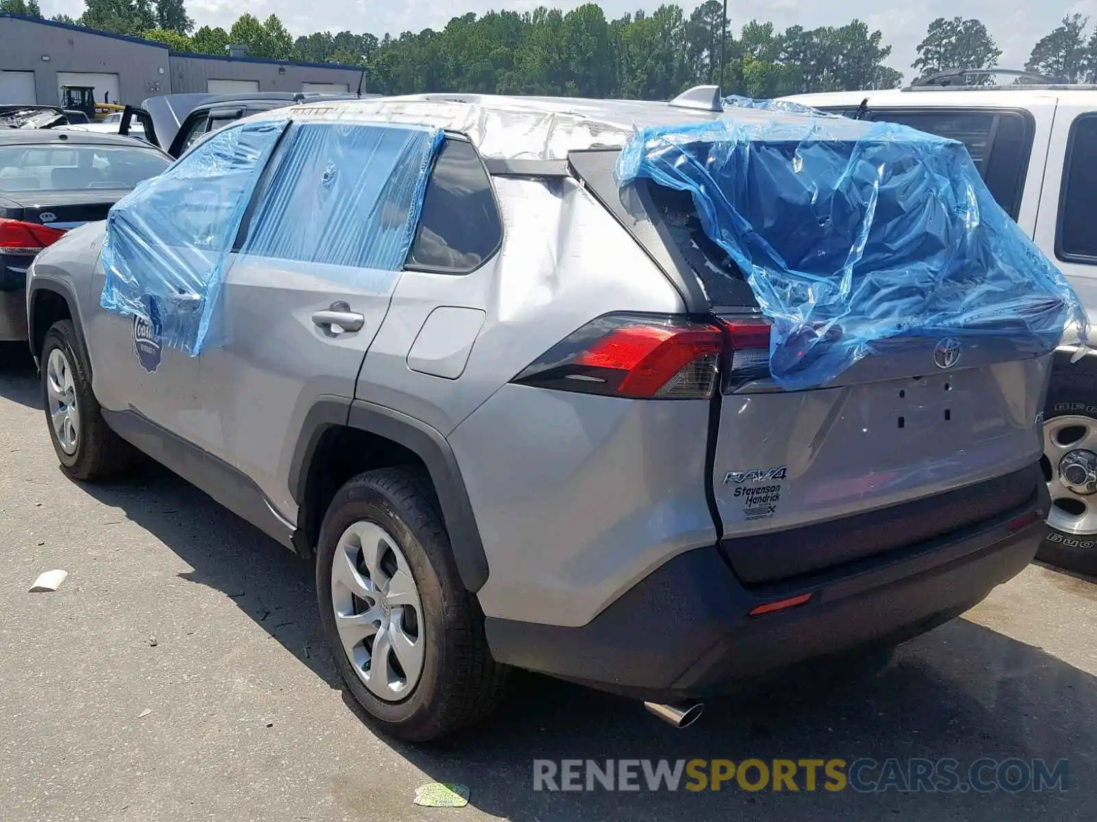 3 Photograph of a damaged car 2T3H1RFV8KW018249 TOYOTA RAV4 2019