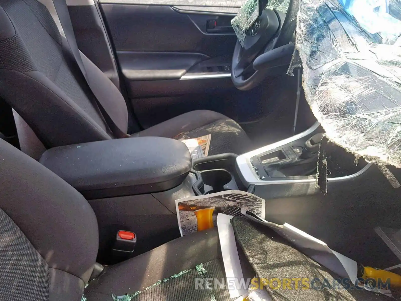 5 Photograph of a damaged car 2T3H1RFV8KW018249 TOYOTA RAV4 2019