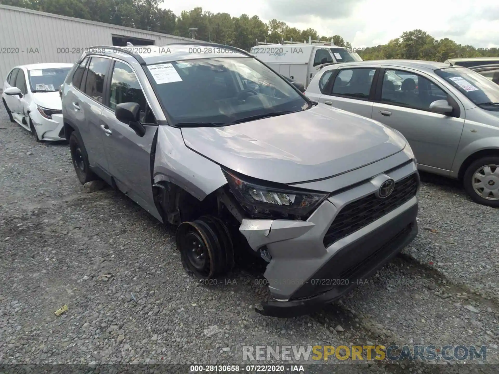 1 Photograph of a damaged car 2T3H1RFV8KW019370 TOYOTA RAV4 2019