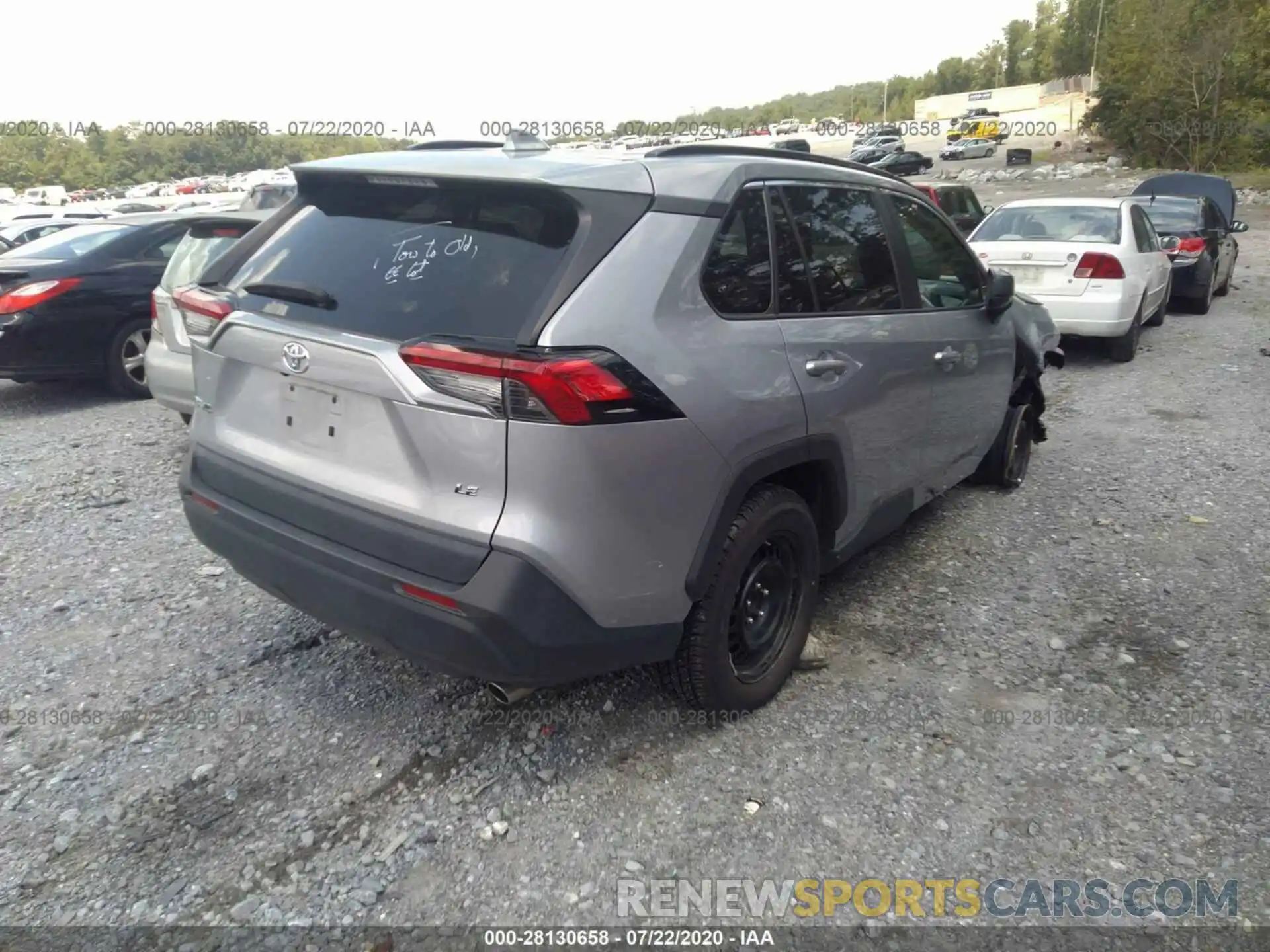 4 Photograph of a damaged car 2T3H1RFV8KW019370 TOYOTA RAV4 2019