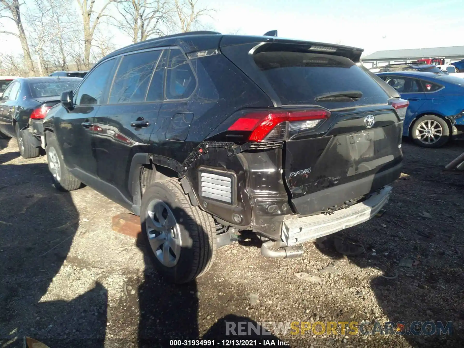 2 Photograph of a damaged car 2T3H1RFV8KW020065 TOYOTA RAV4 2019