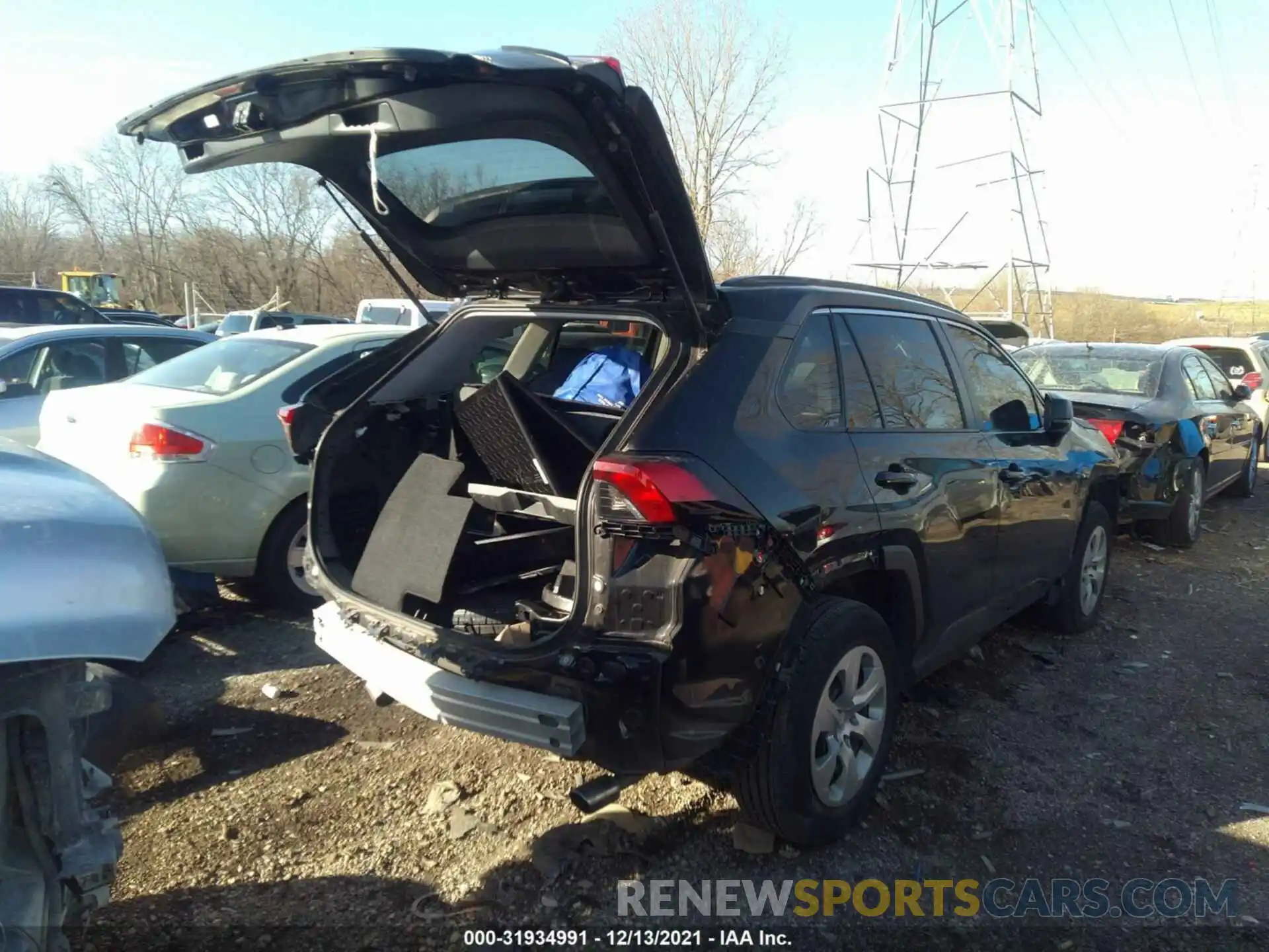 3 Photograph of a damaged car 2T3H1RFV8KW020065 TOYOTA RAV4 2019