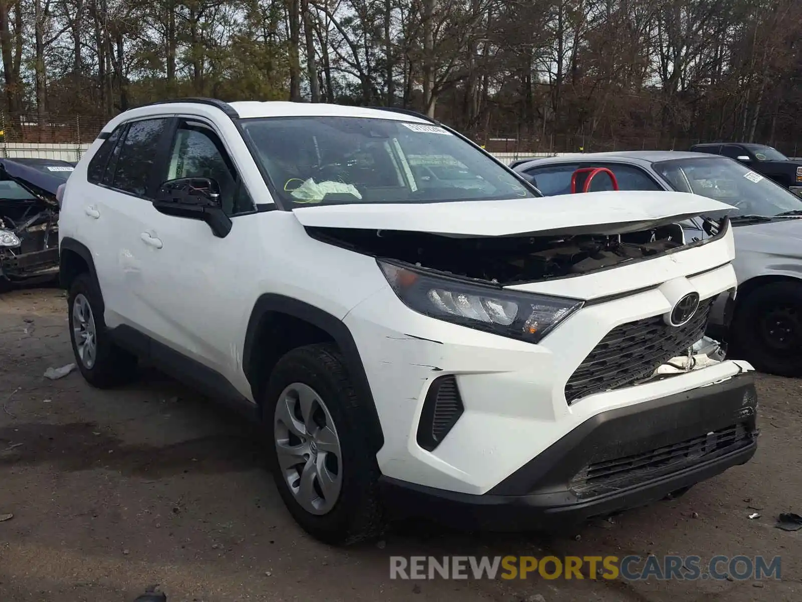 1 Photograph of a damaged car 2T3H1RFV8KW020275 TOYOTA RAV4 2019