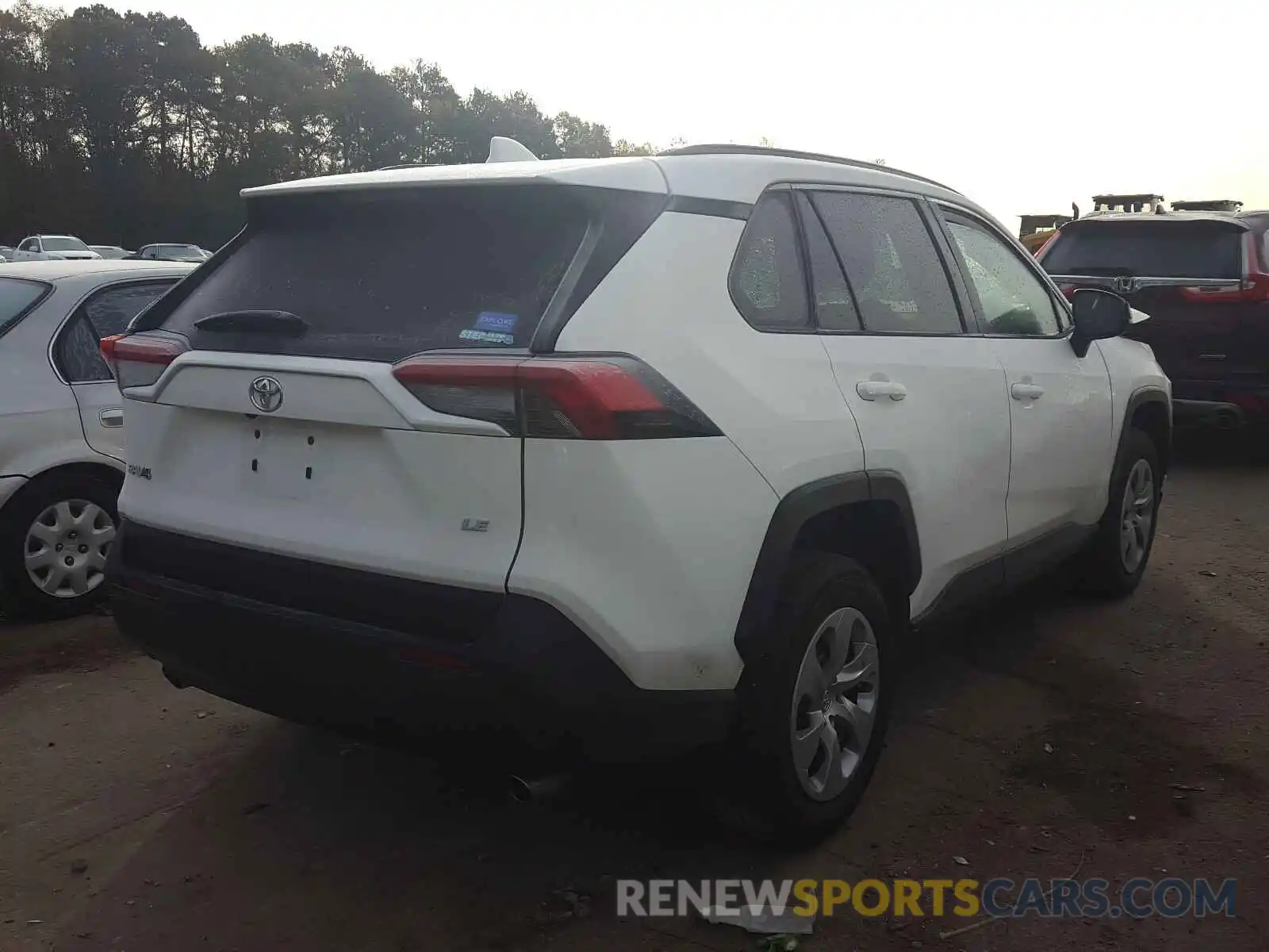 4 Photograph of a damaged car 2T3H1RFV8KW020275 TOYOTA RAV4 2019