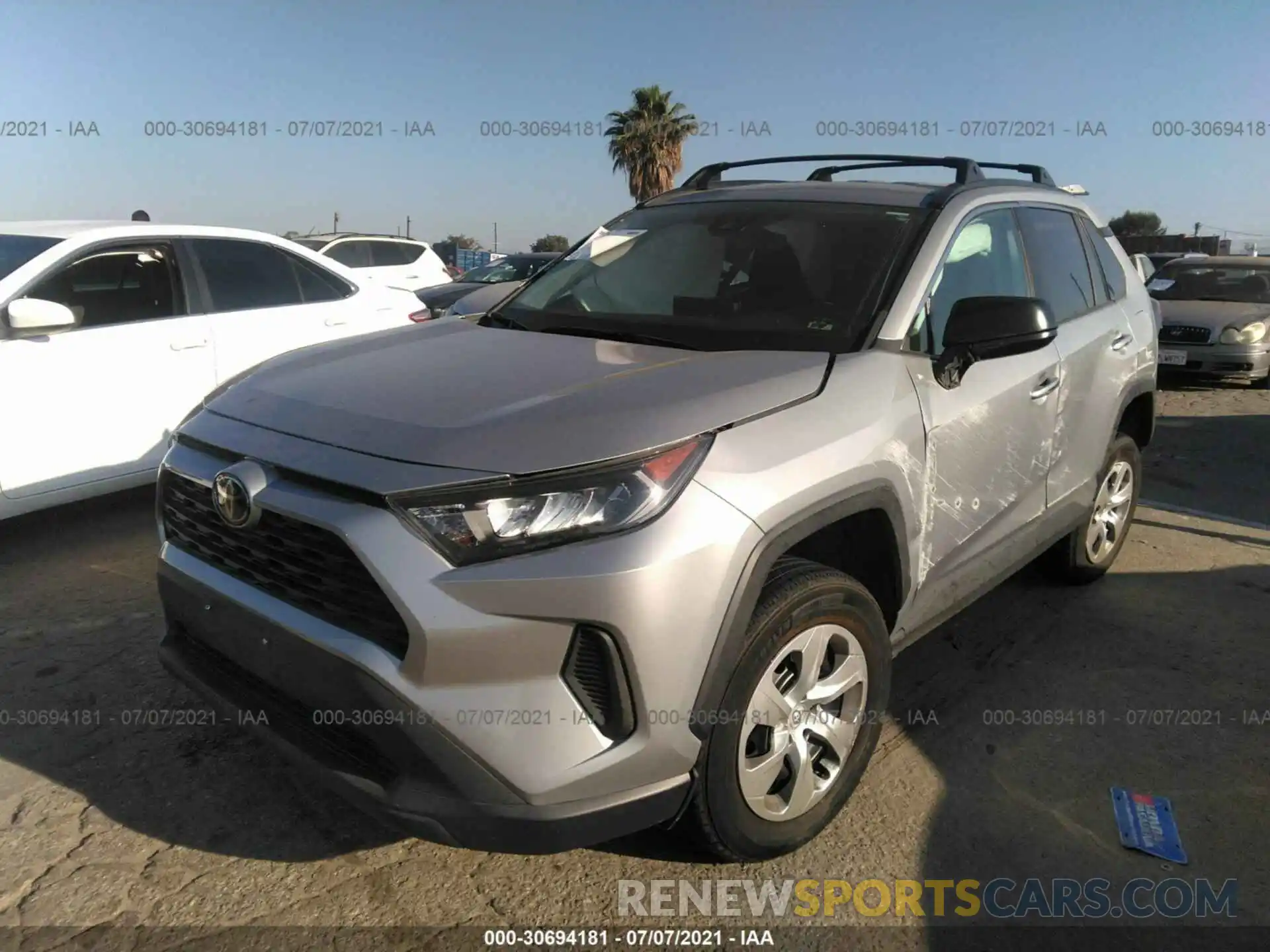 2 Фотография поврежденного автомобиля 2T3H1RFV8KW025931 TOYOTA RAV4 2019