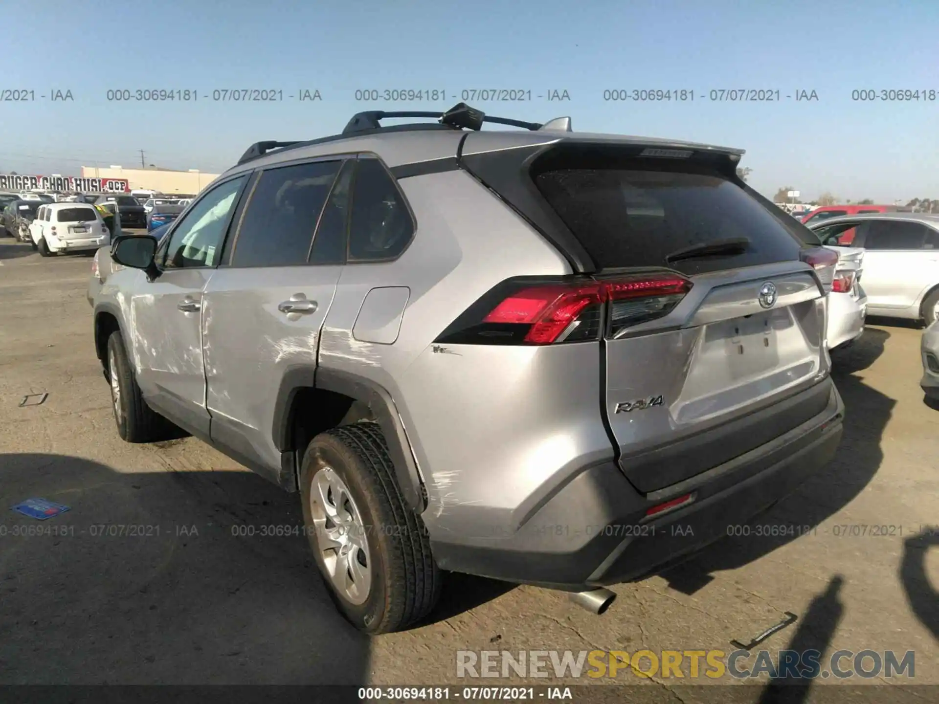 3 Photograph of a damaged car 2T3H1RFV8KW025931 TOYOTA RAV4 2019