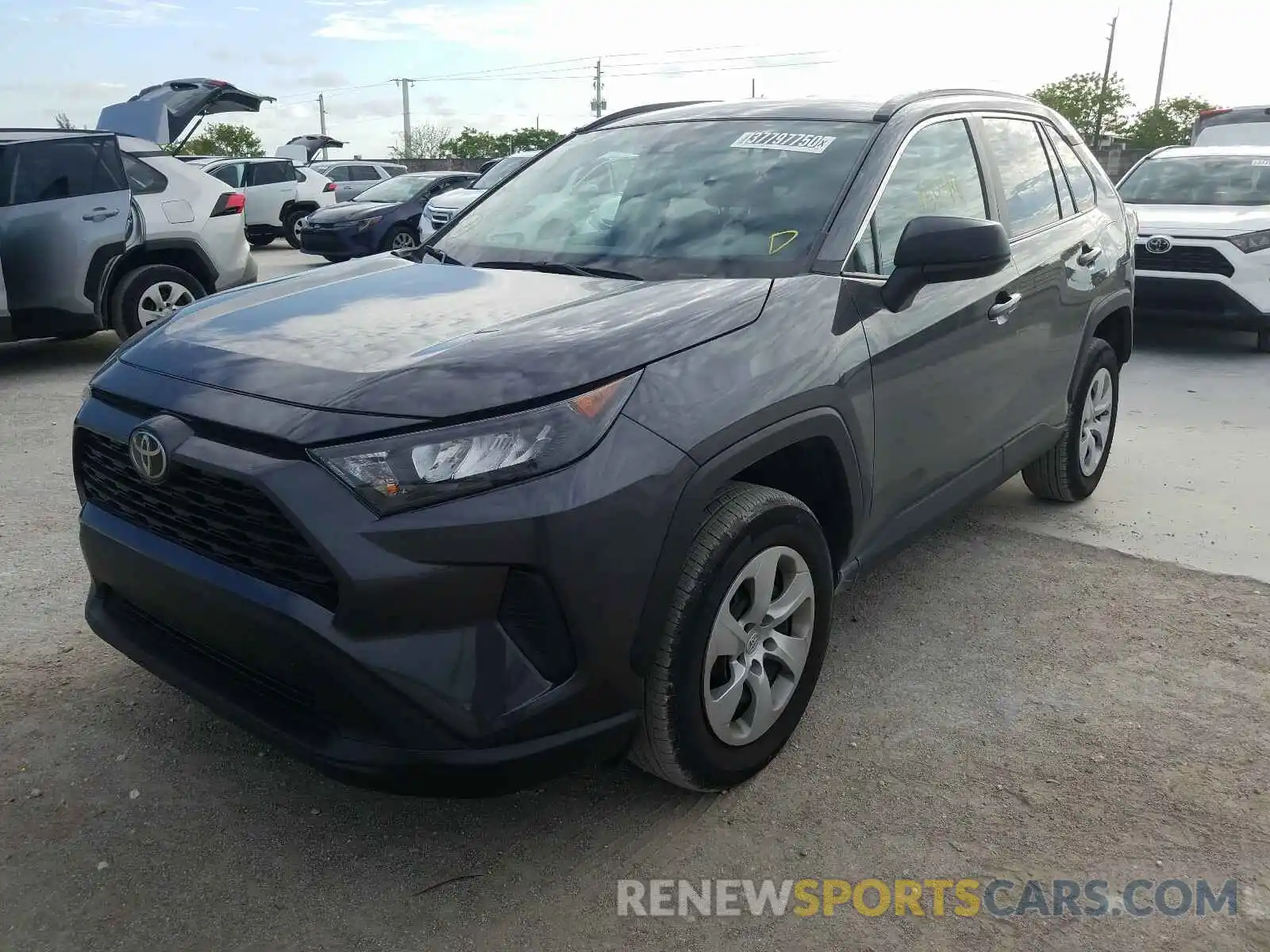 2 Photograph of a damaged car 2T3H1RFV8KW030112 TOYOTA RAV4 2019