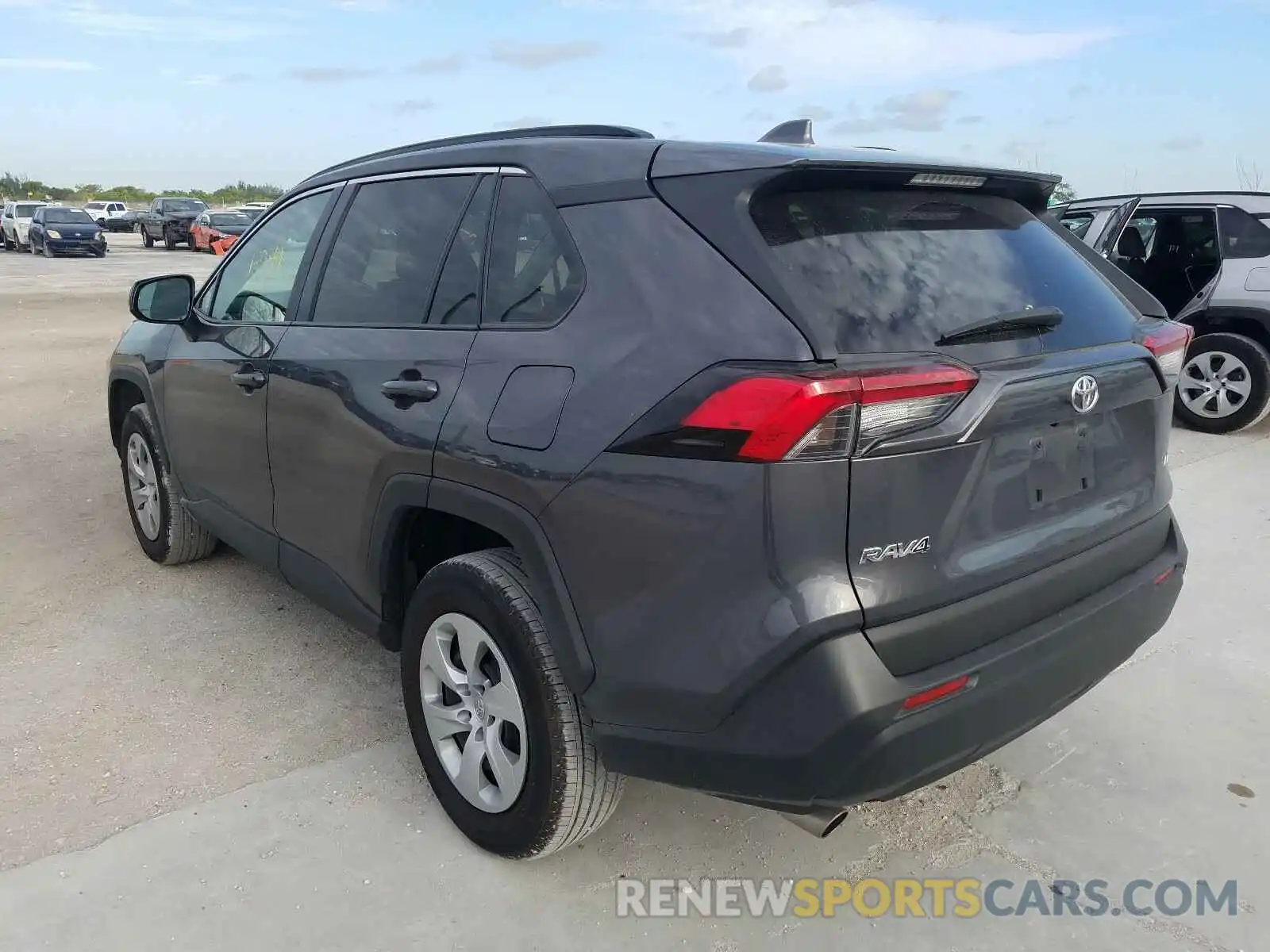 3 Photograph of a damaged car 2T3H1RFV8KW030112 TOYOTA RAV4 2019