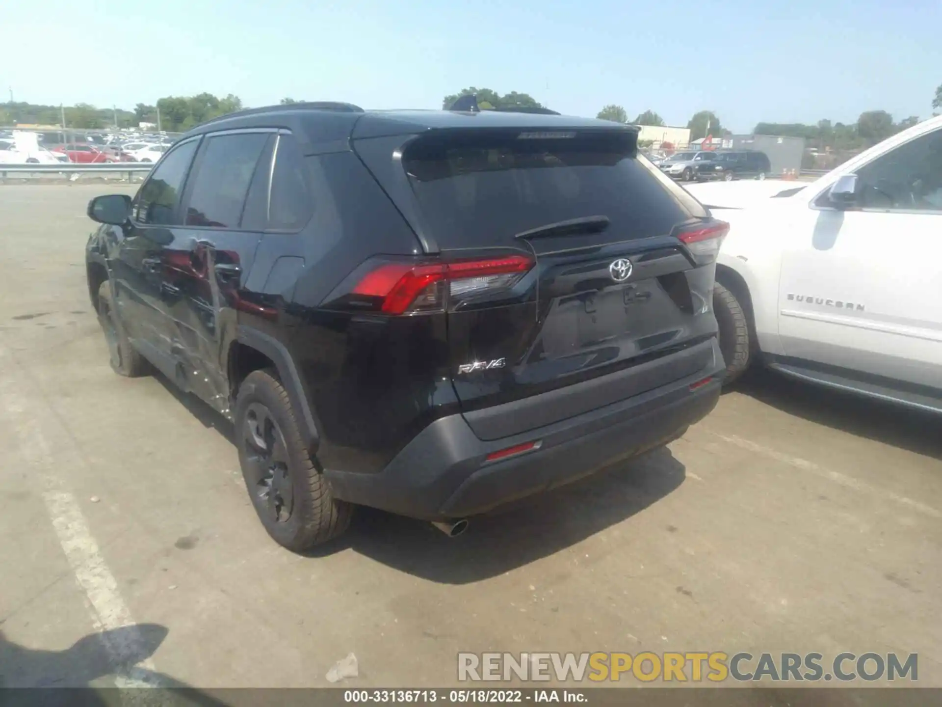 3 Photograph of a damaged car 2T3H1RFV8KW031910 TOYOTA RAV4 2019