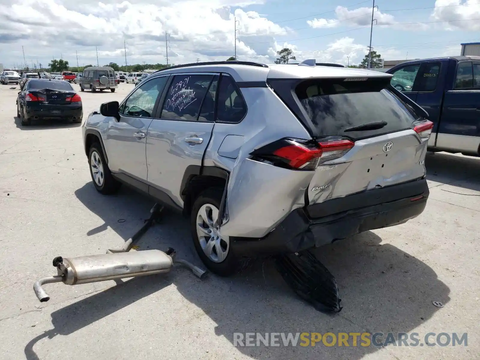 3 Photograph of a damaged car 2T3H1RFV8KW035228 TOYOTA RAV4 2019