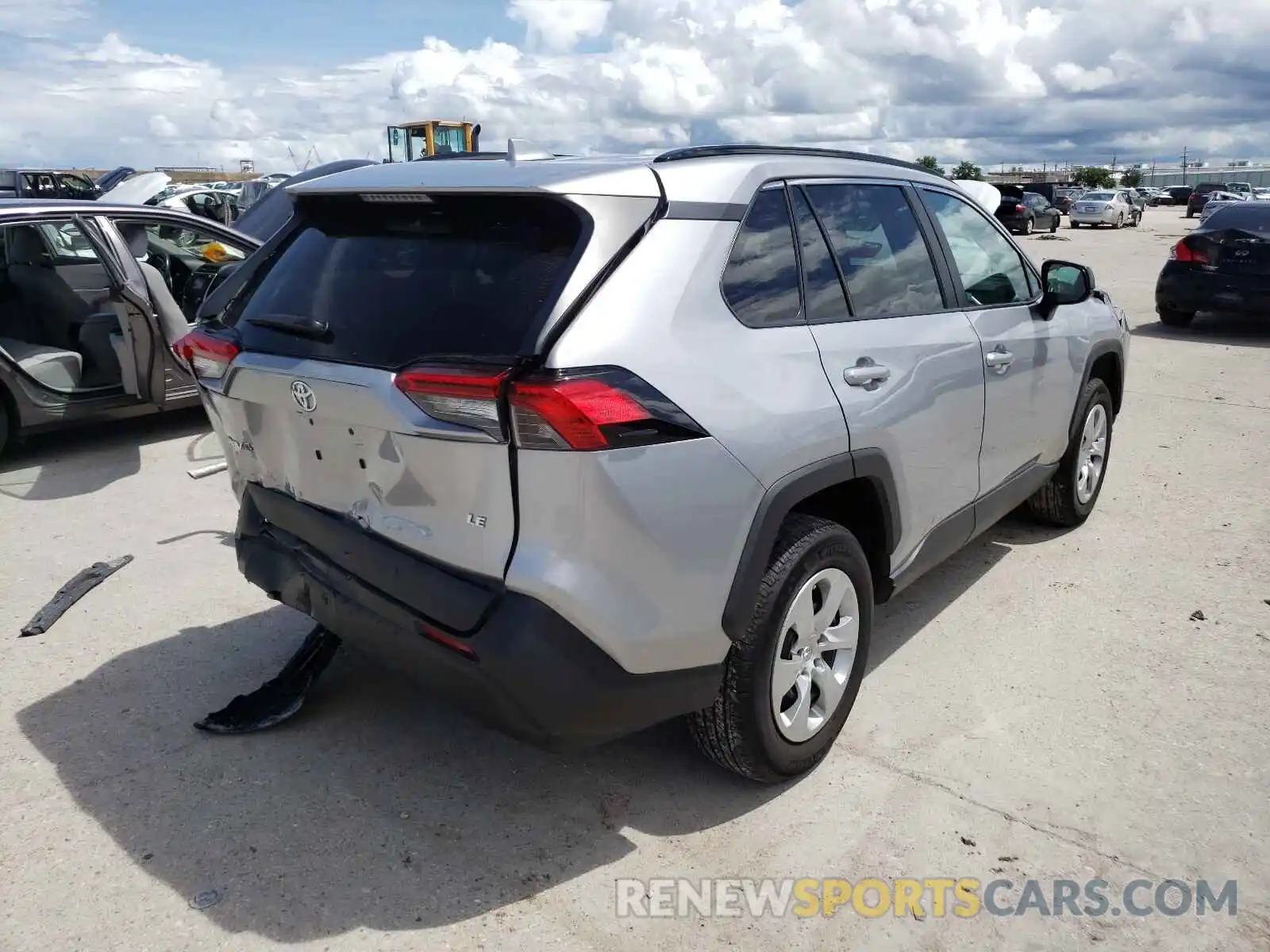 4 Photograph of a damaged car 2T3H1RFV8KW035228 TOYOTA RAV4 2019