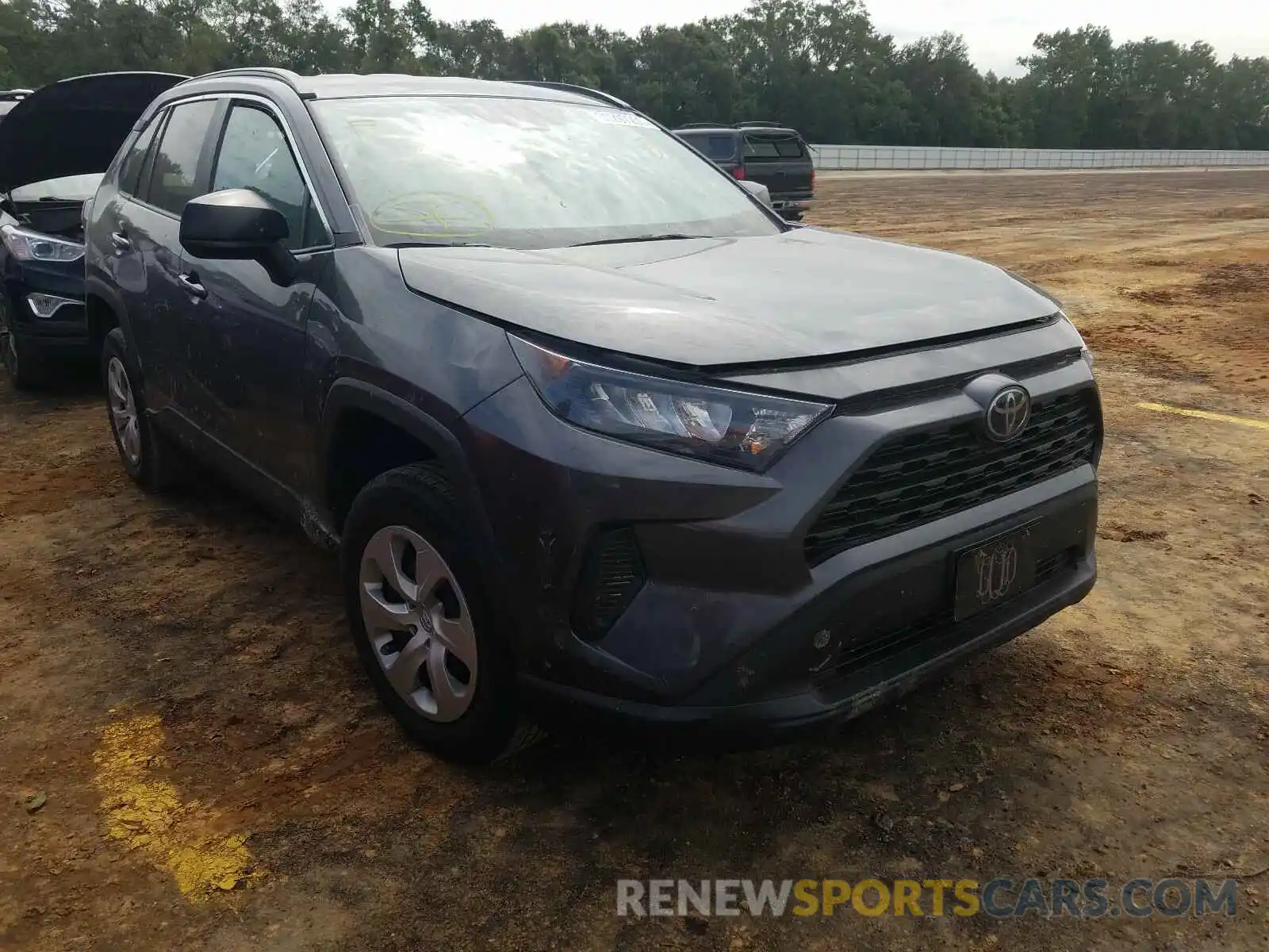 1 Photograph of a damaged car 2T3H1RFV8KW036525 TOYOTA RAV4 2019