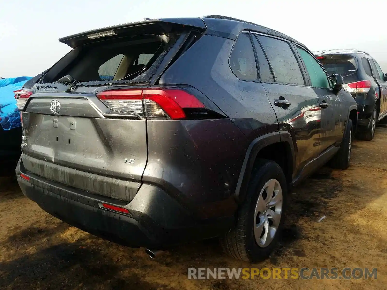 4 Photograph of a damaged car 2T3H1RFV8KW036525 TOYOTA RAV4 2019