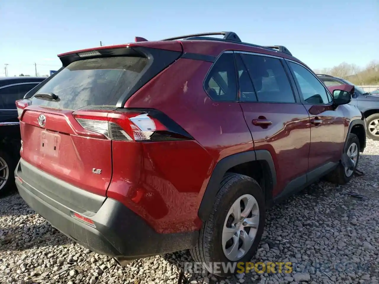 4 Photograph of a damaged car 2T3H1RFV8KW037383 TOYOTA RAV4 2019