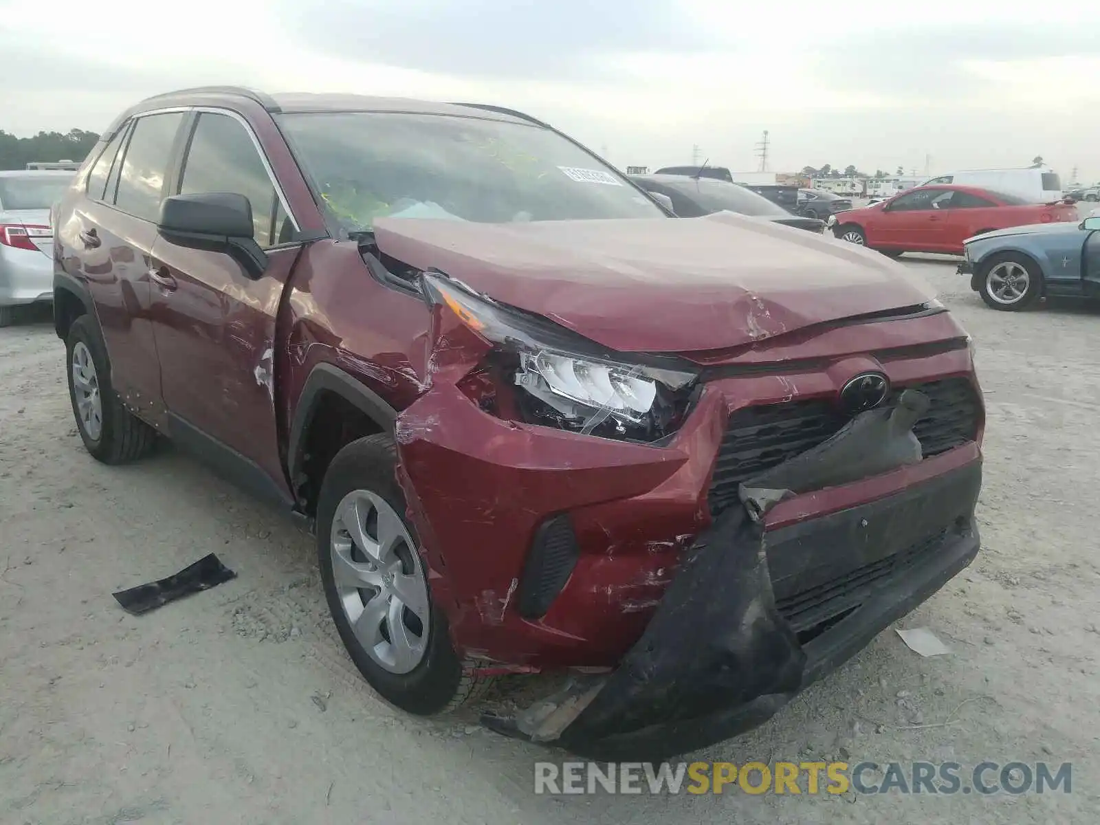 1 Photograph of a damaged car 2T3H1RFV8KW037481 TOYOTA RAV4 2019