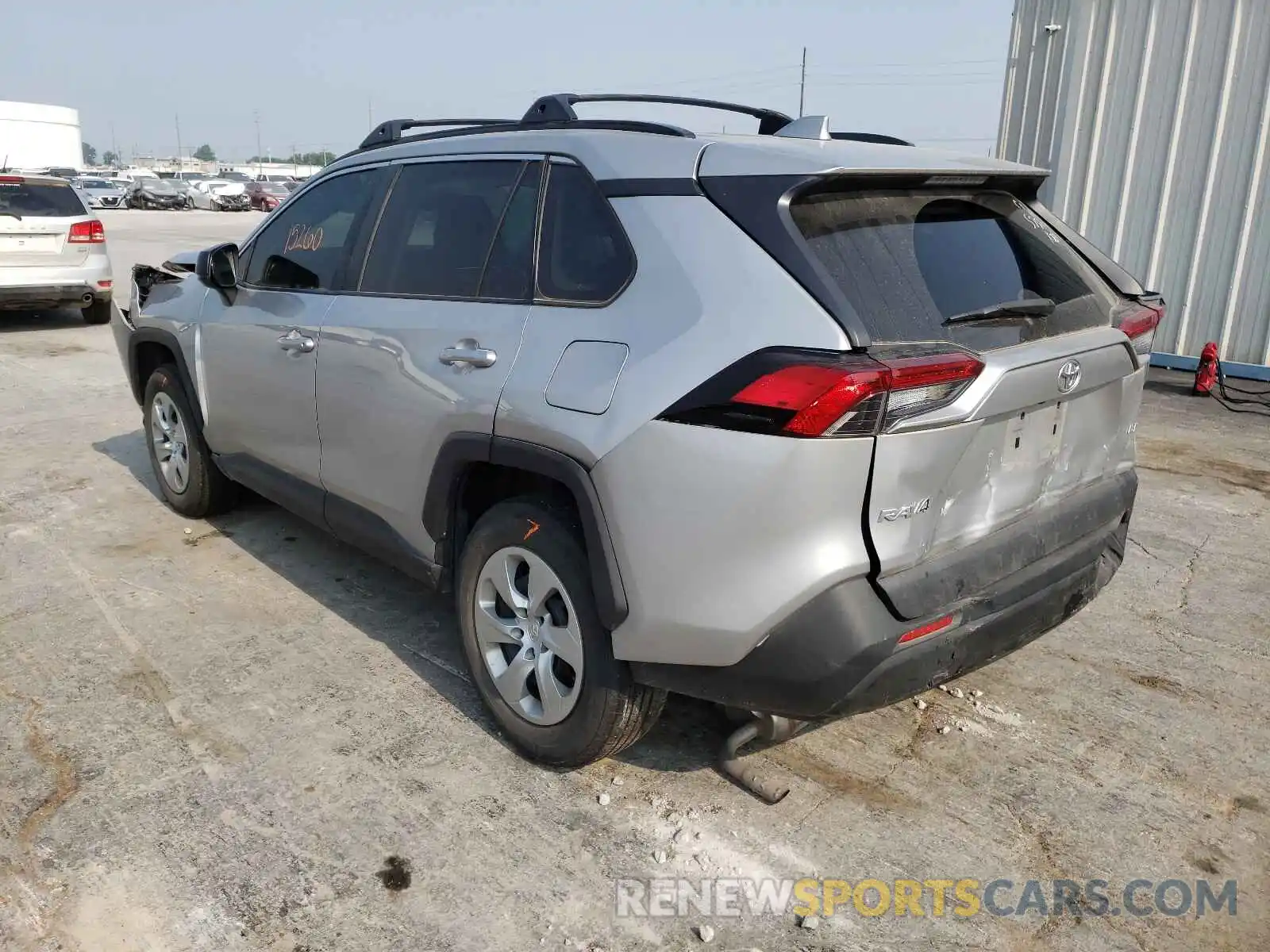 3 Фотография поврежденного автомобиля 2T3H1RFV8KW038842 TOYOTA RAV4 2019