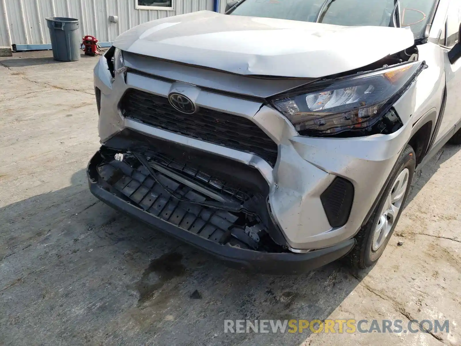 9 Photograph of a damaged car 2T3H1RFV8KW038842 TOYOTA RAV4 2019