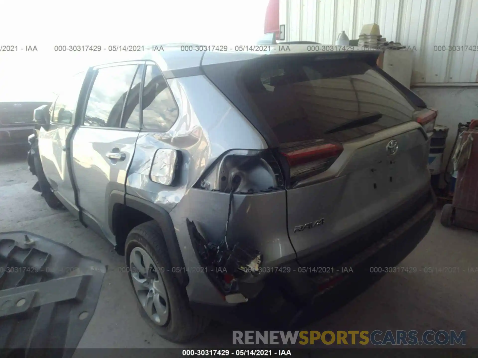 3 Фотография поврежденного автомобиля 2T3H1RFV8KW040770 TOYOTA RAV4 2019