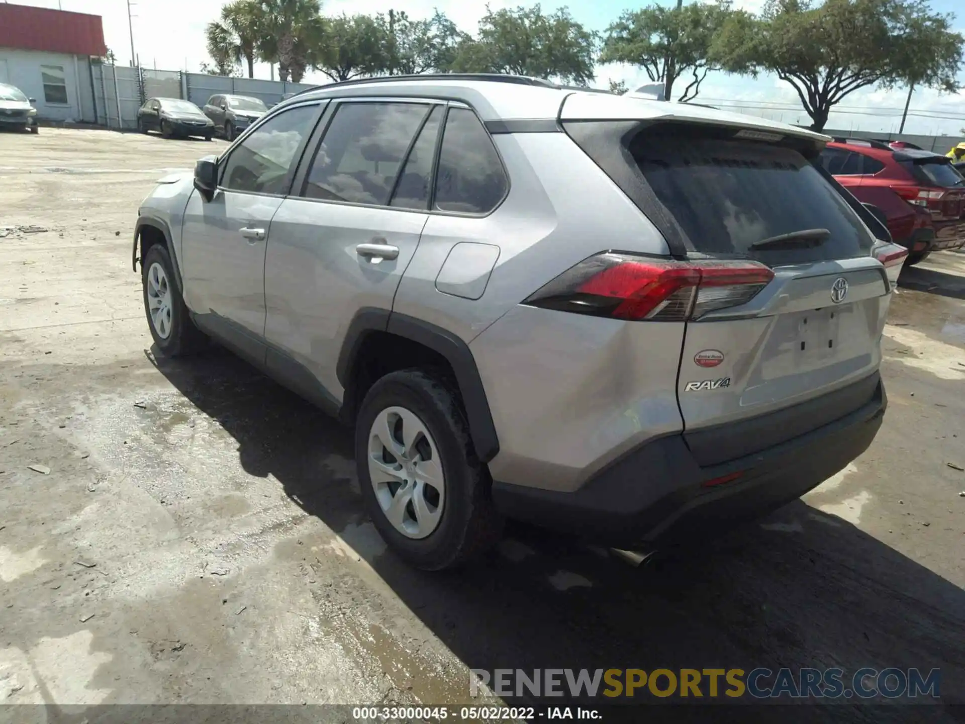 3 Photograph of a damaged car 2T3H1RFV8KW041319 TOYOTA RAV4 2019