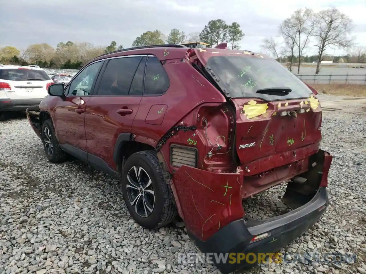 3 Photograph of a damaged car 2T3H1RFV8KW041529 TOYOTA RAV4 2019