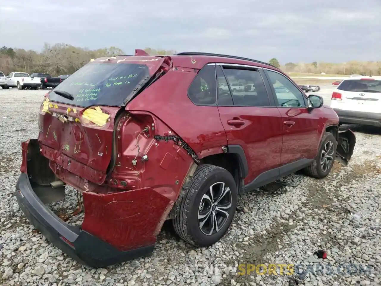 4 Photograph of a damaged car 2T3H1RFV8KW041529 TOYOTA RAV4 2019