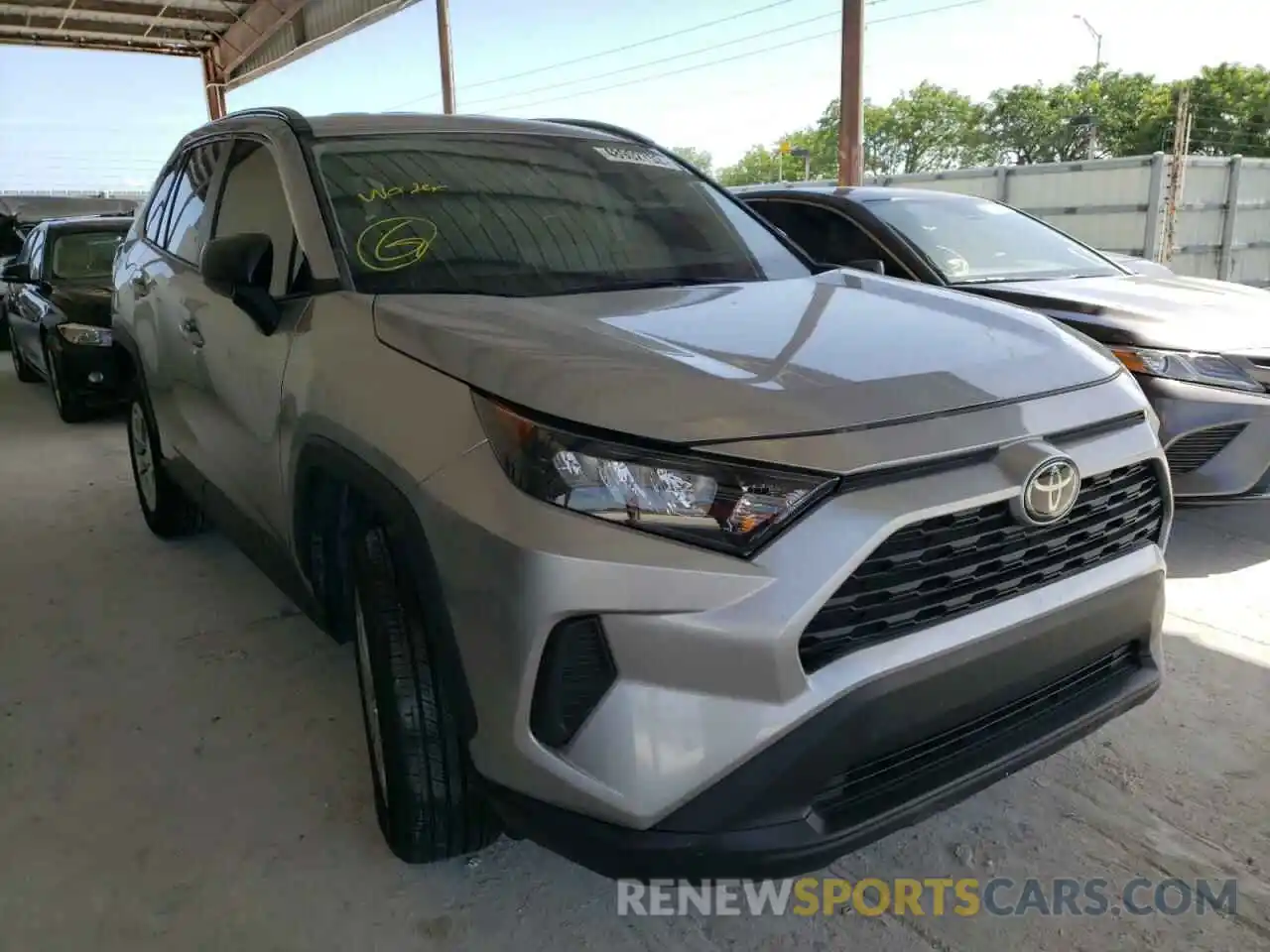 1 Фотография поврежденного автомобиля 2T3H1RFV8KW042776 TOYOTA RAV4 2019