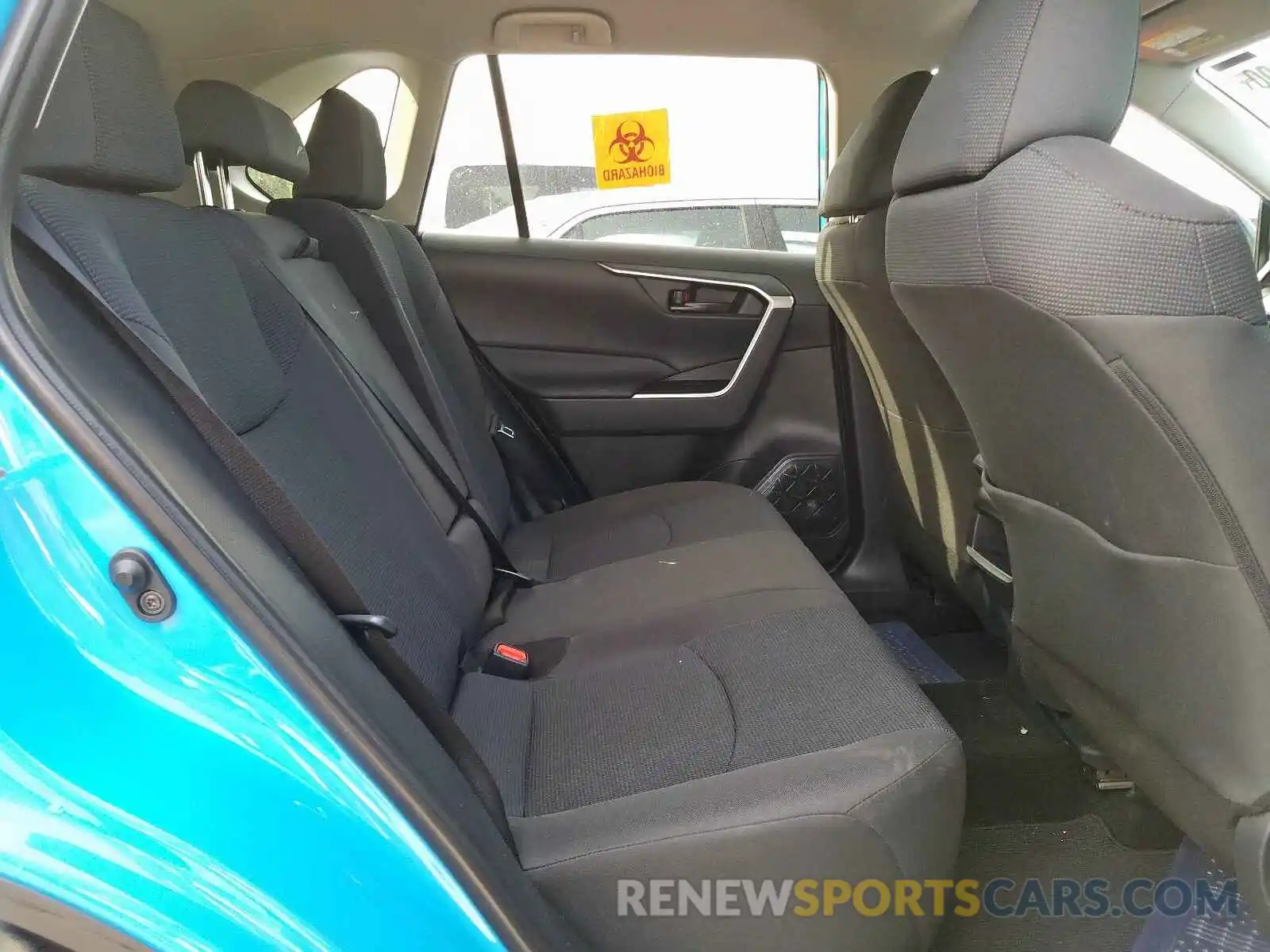 6 Photograph of a damaged car 2T3H1RFV8KW043653 TOYOTA RAV4 2019