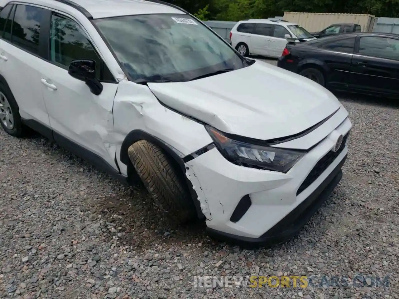 9 Photograph of a damaged car 2T3H1RFV8KW044527 TOYOTA RAV4 2019