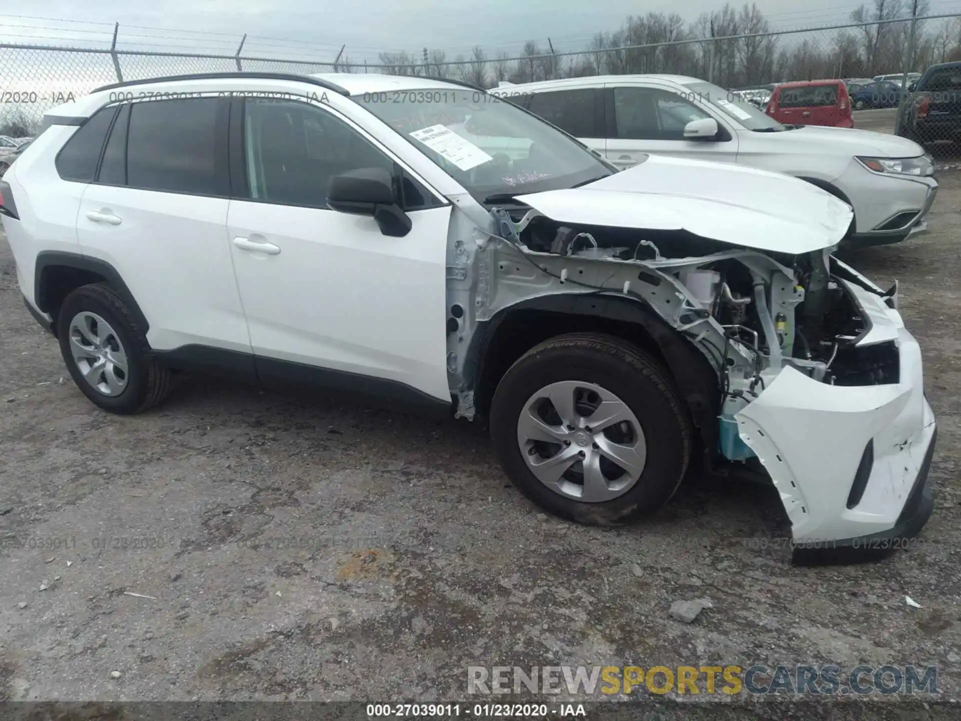 1 Photograph of a damaged car 2T3H1RFV8KW044947 TOYOTA RAV4 2019