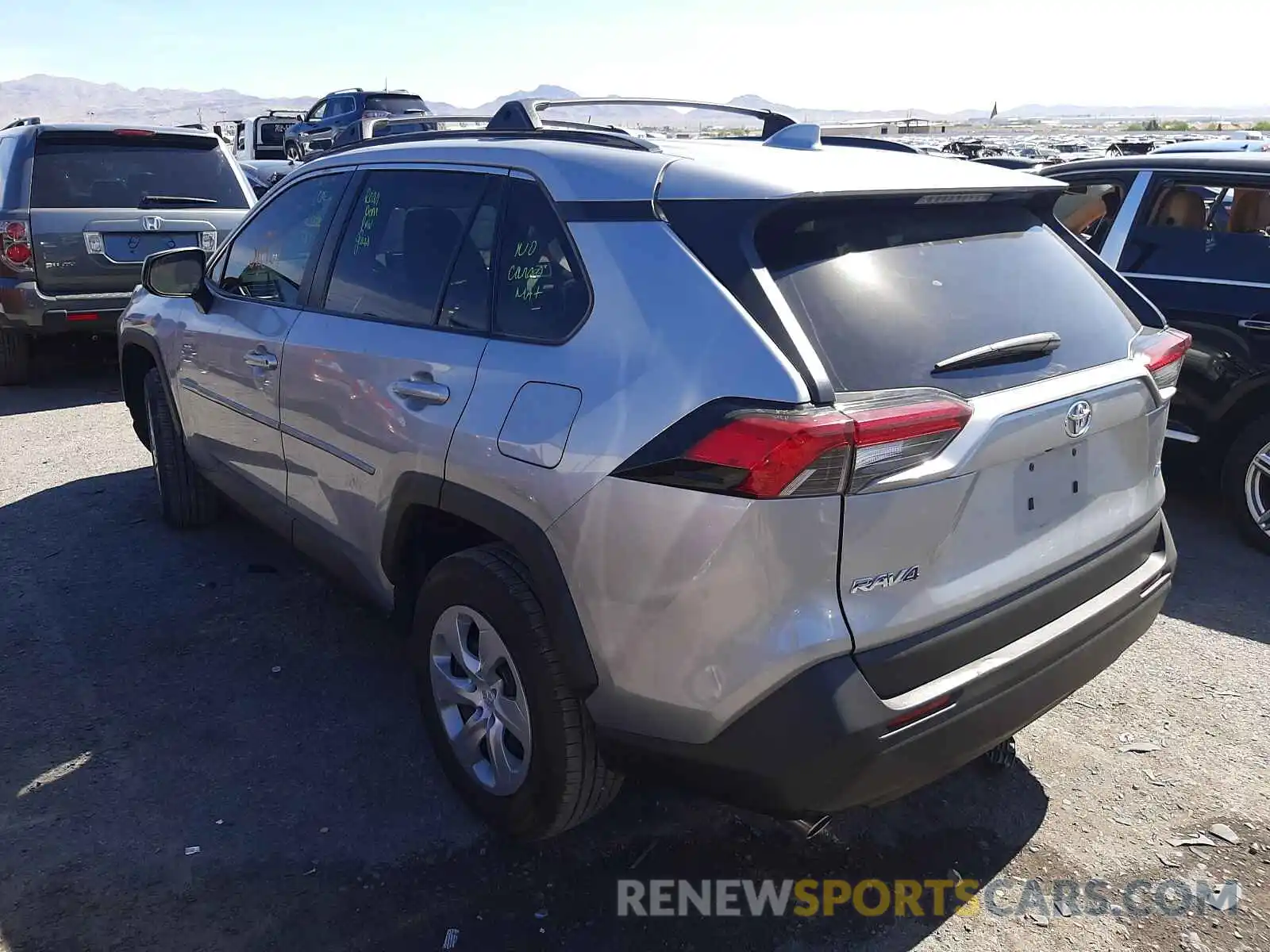 3 Photograph of a damaged car 2T3H1RFV8KW052207 TOYOTA RAV4 2019