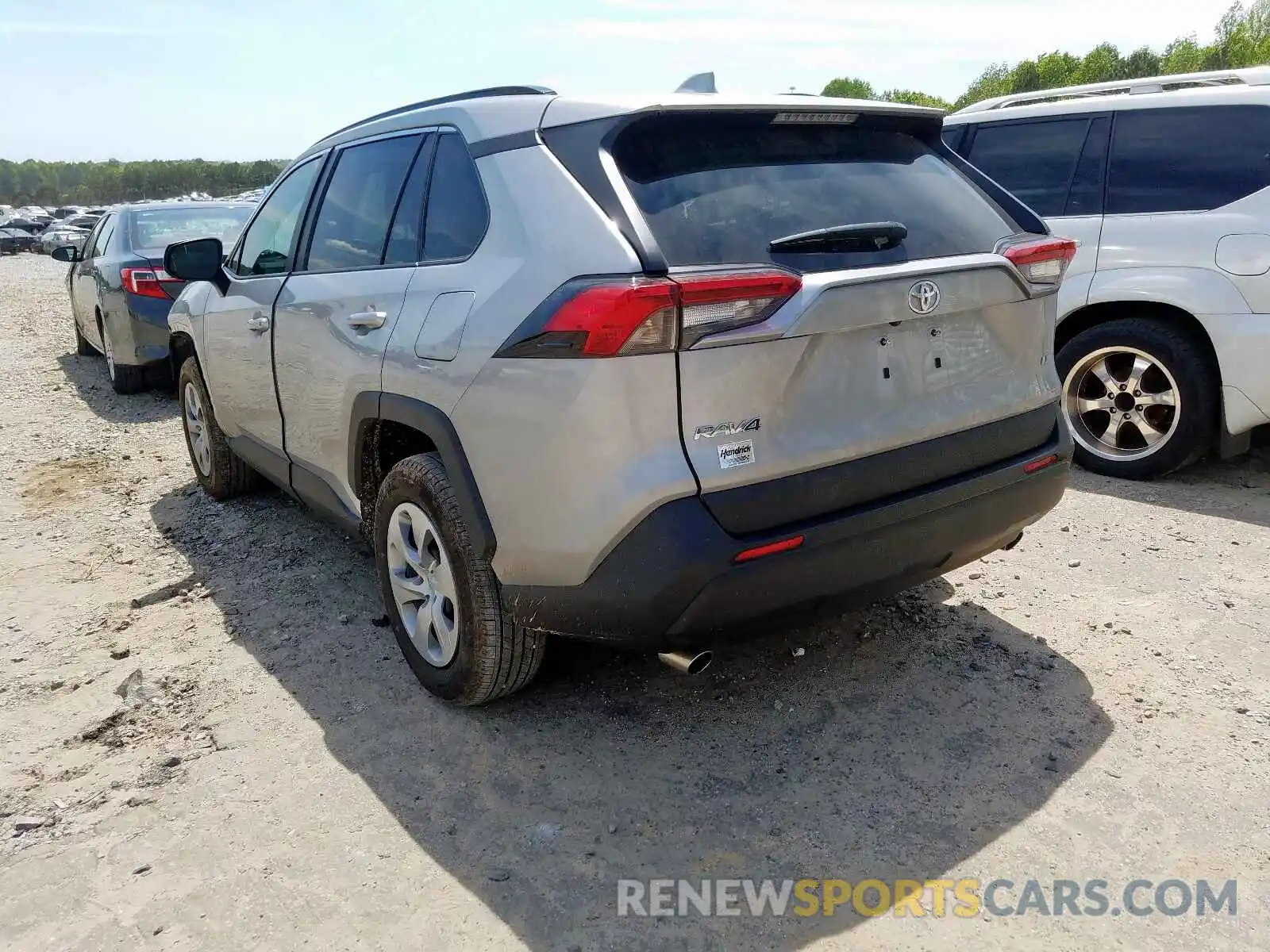 3 Photograph of a damaged car 2T3H1RFV8KW052322 TOYOTA RAV4 2019