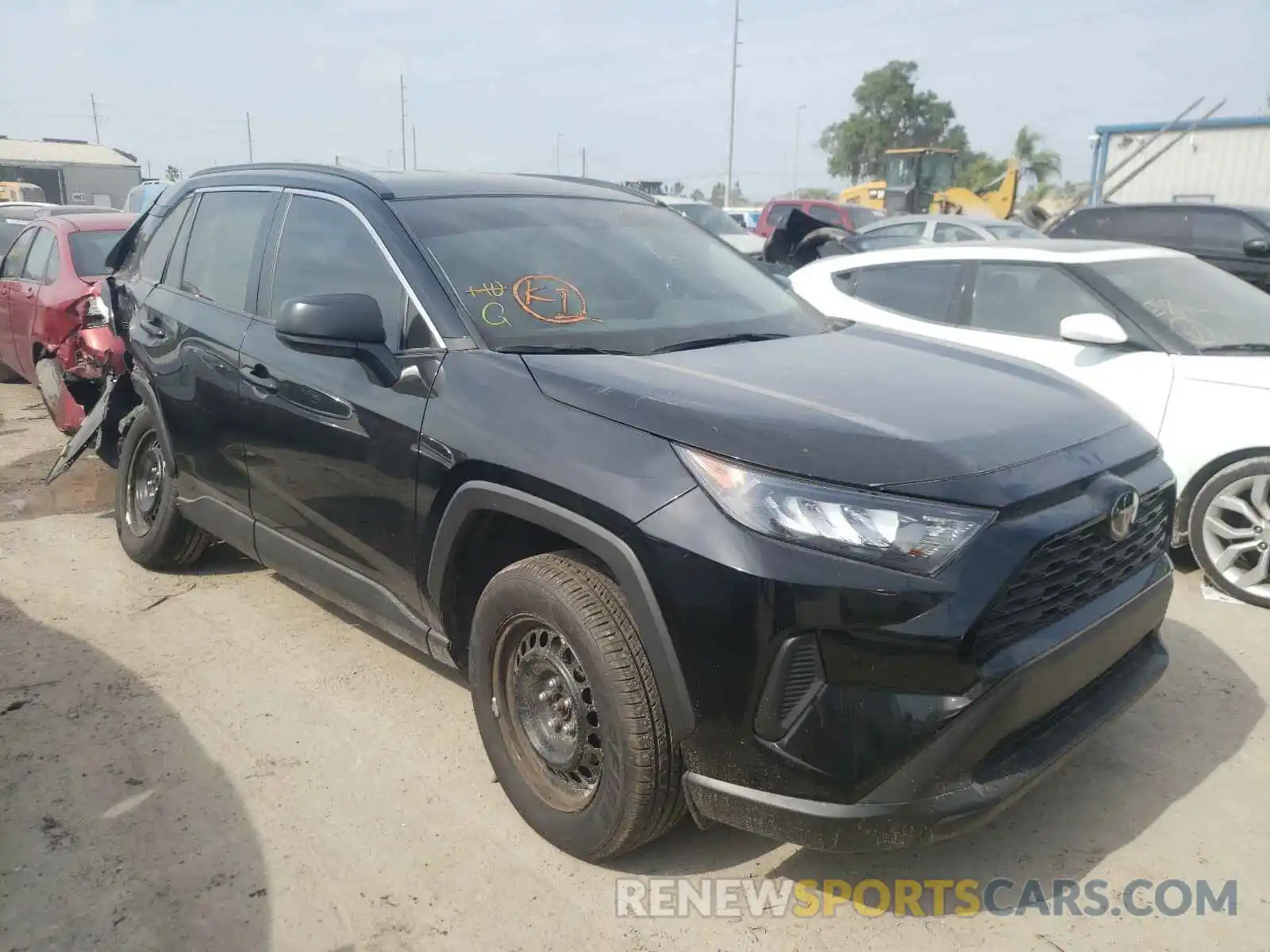 1 Photograph of a damaged car 2T3H1RFV8KW052837 TOYOTA RAV4 2019