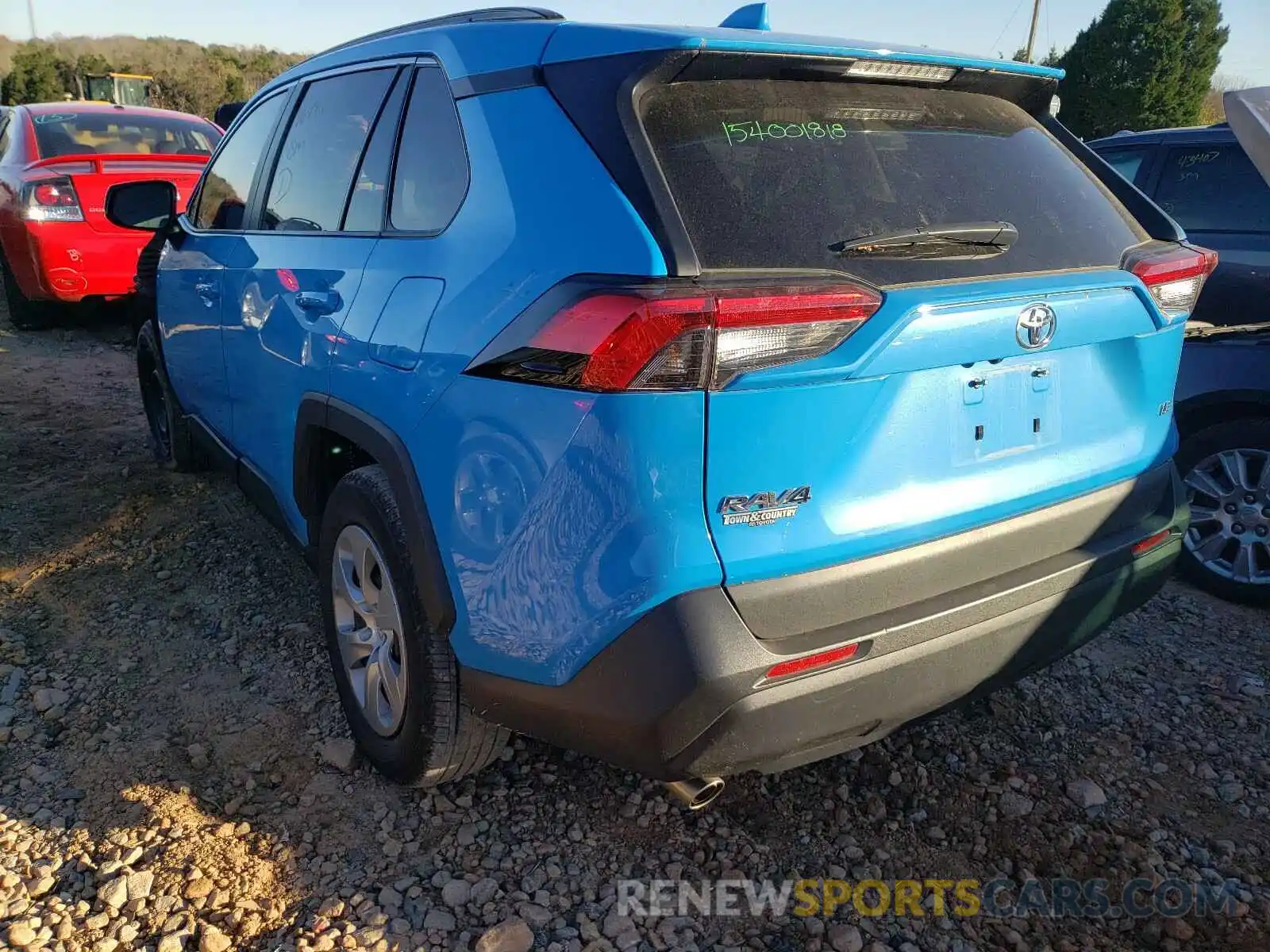 3 Photograph of a damaged car 2T3H1RFV8KW052899 TOYOTA RAV4 2019